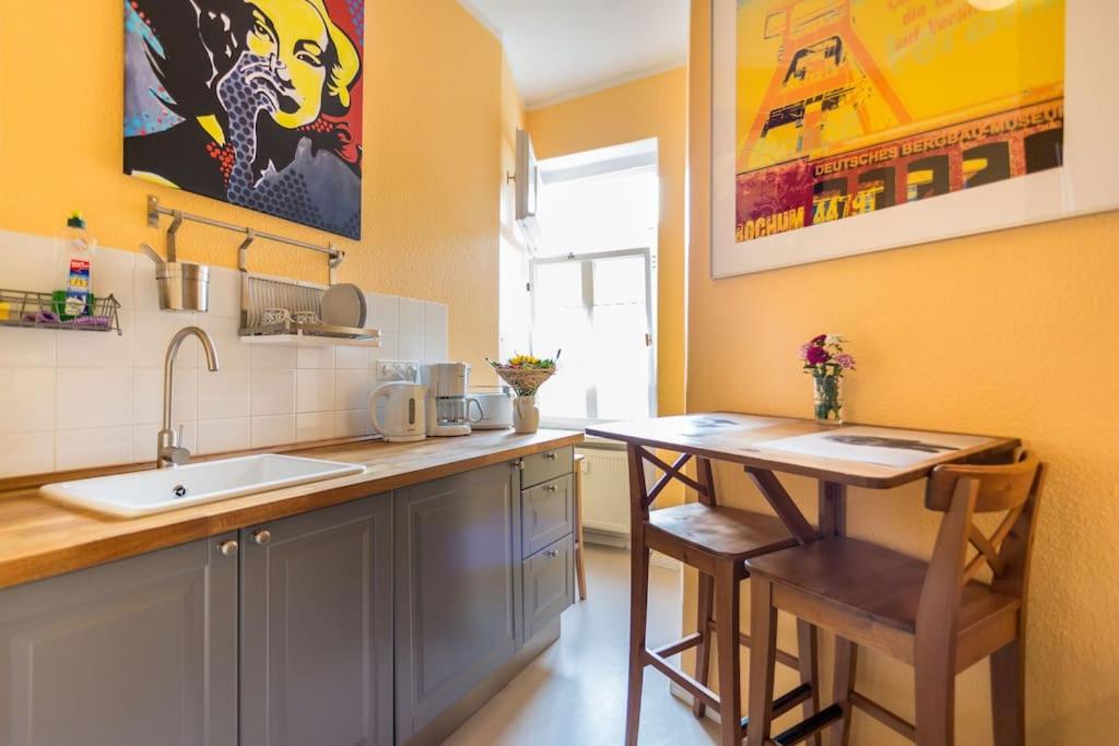 Zentrale Altbauwohnung im Helmholtzkiez