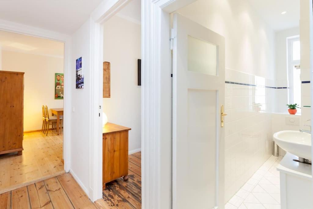 Zentrale Altbauwohnung im Helmholtzkiez