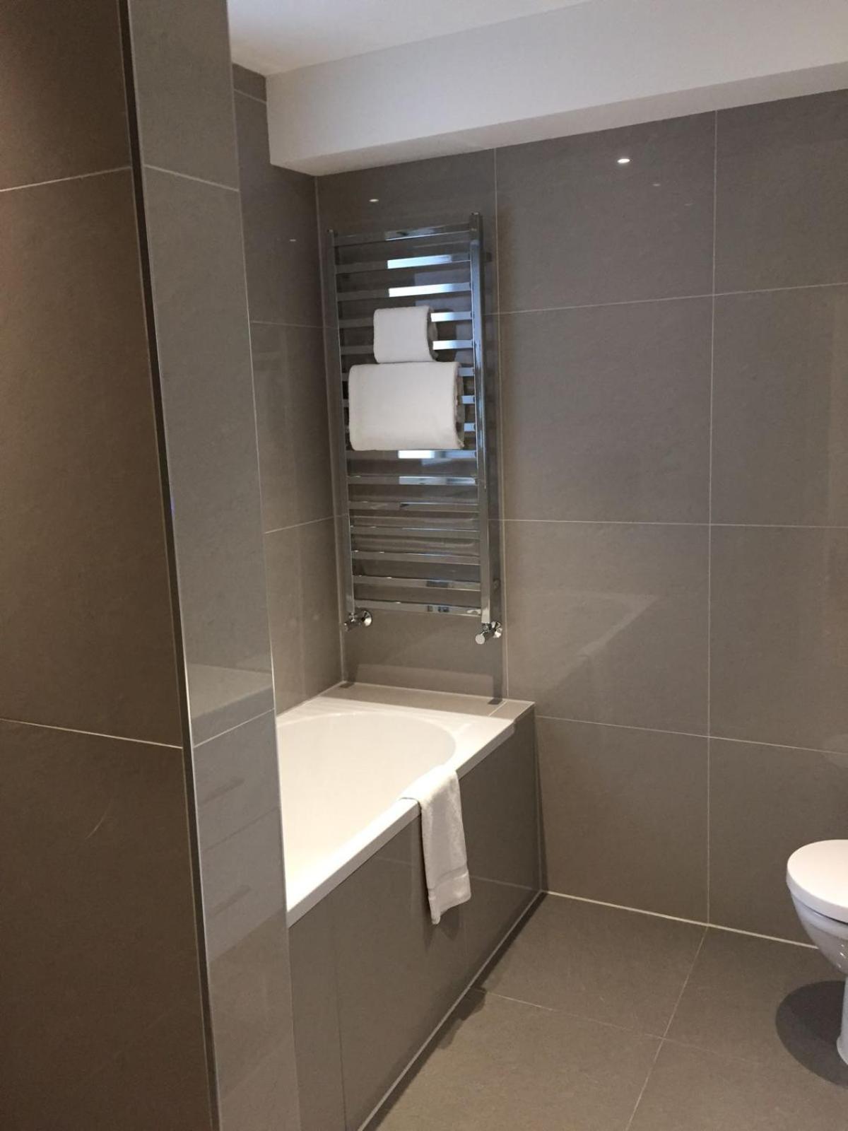 Ealing Broadway by Viridian Apartments view 4