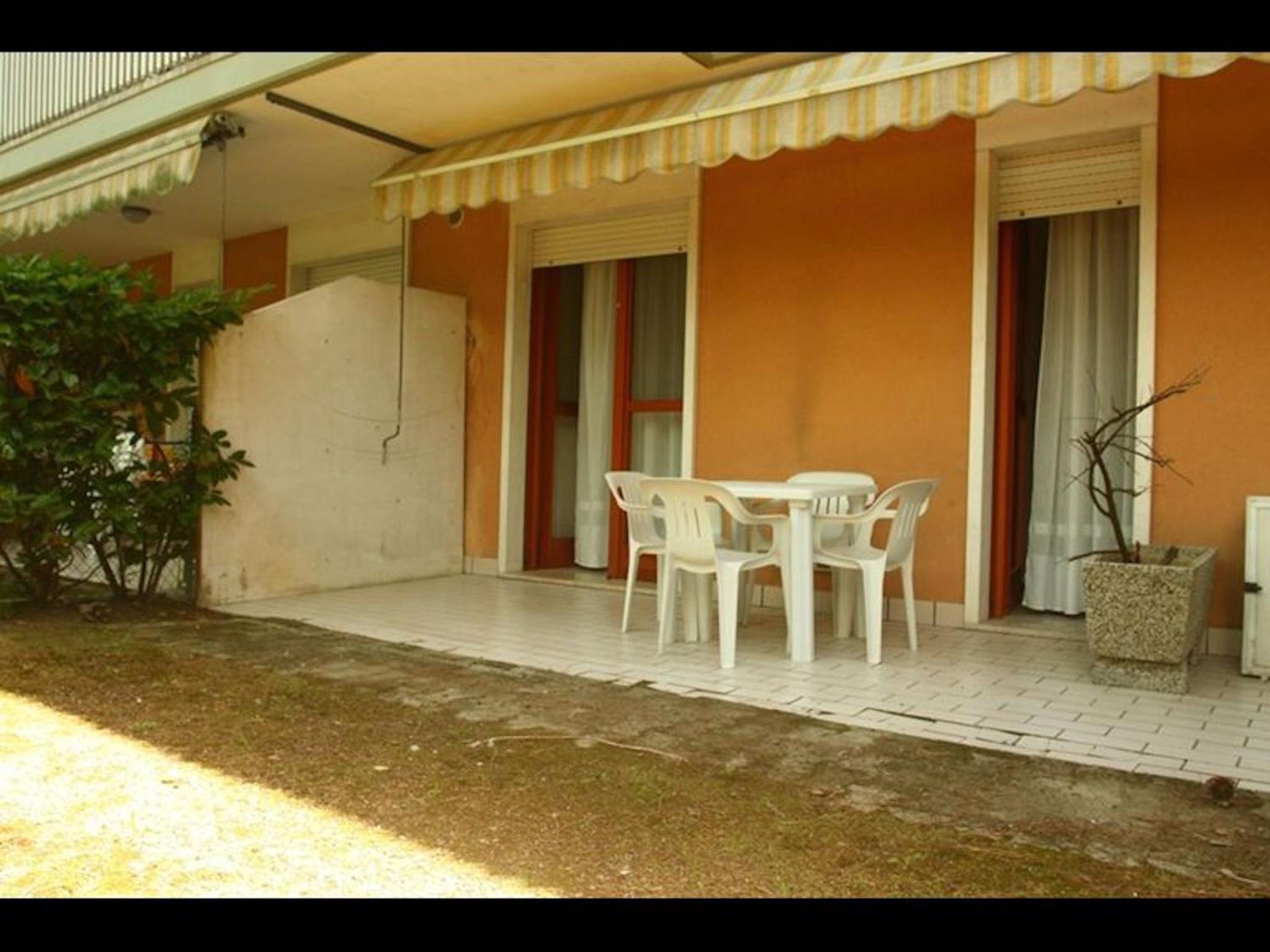 Spacious flat surrounded by nature - Beahost view 2