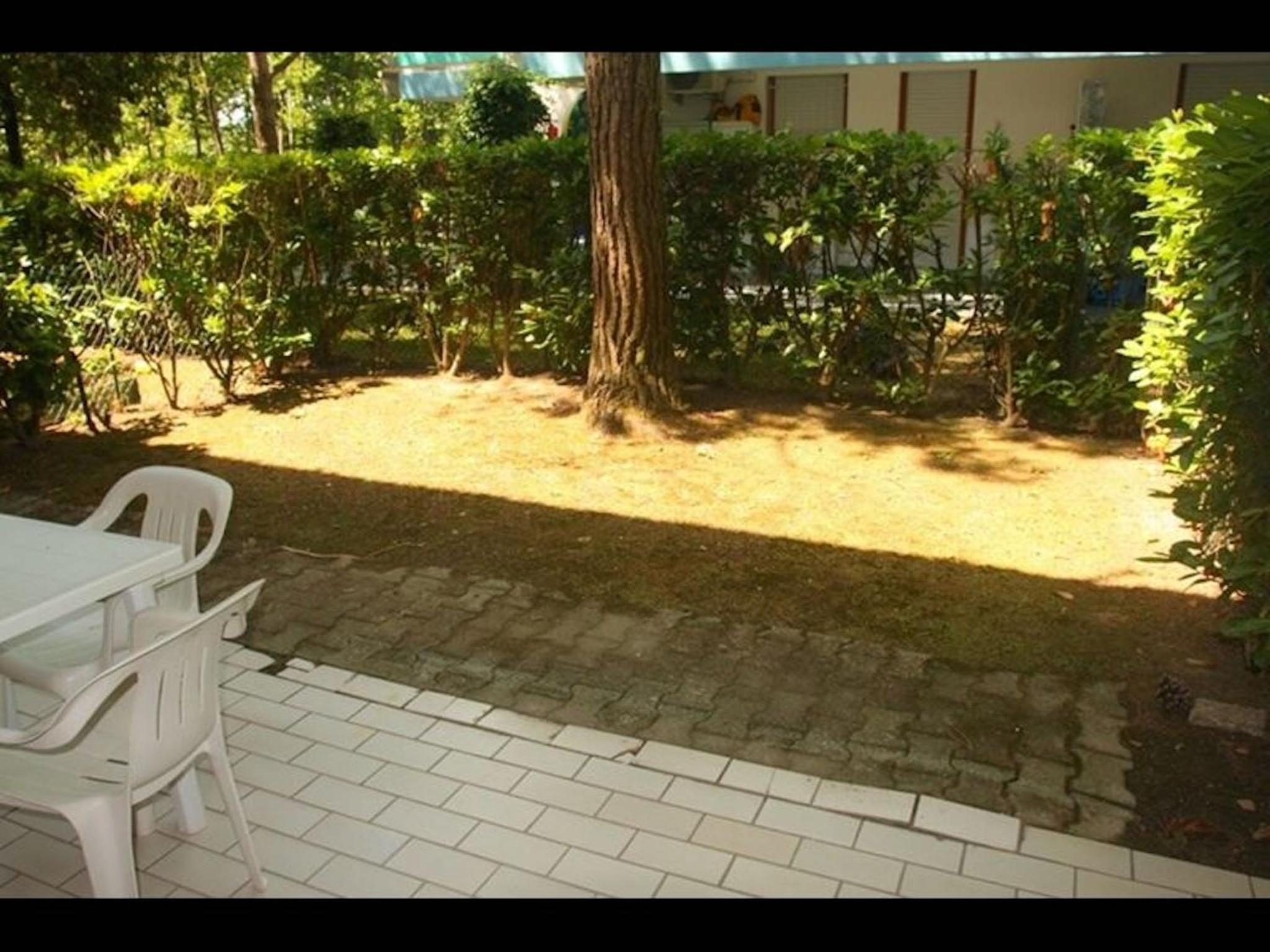 Spacious flat surrounded by nature - Beahost view 3