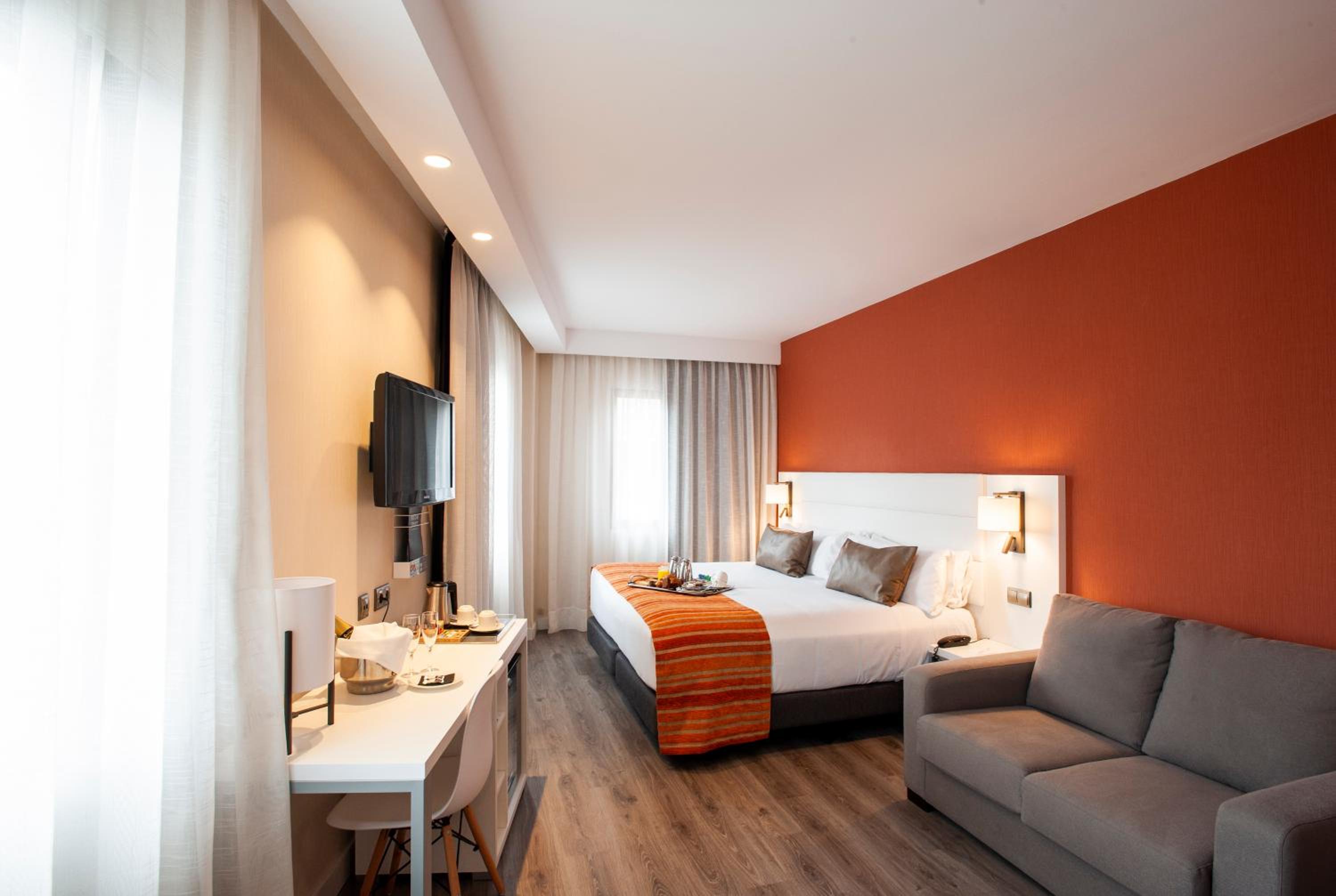 Hotel Catalonia Conde de Floridablanca - Image 1