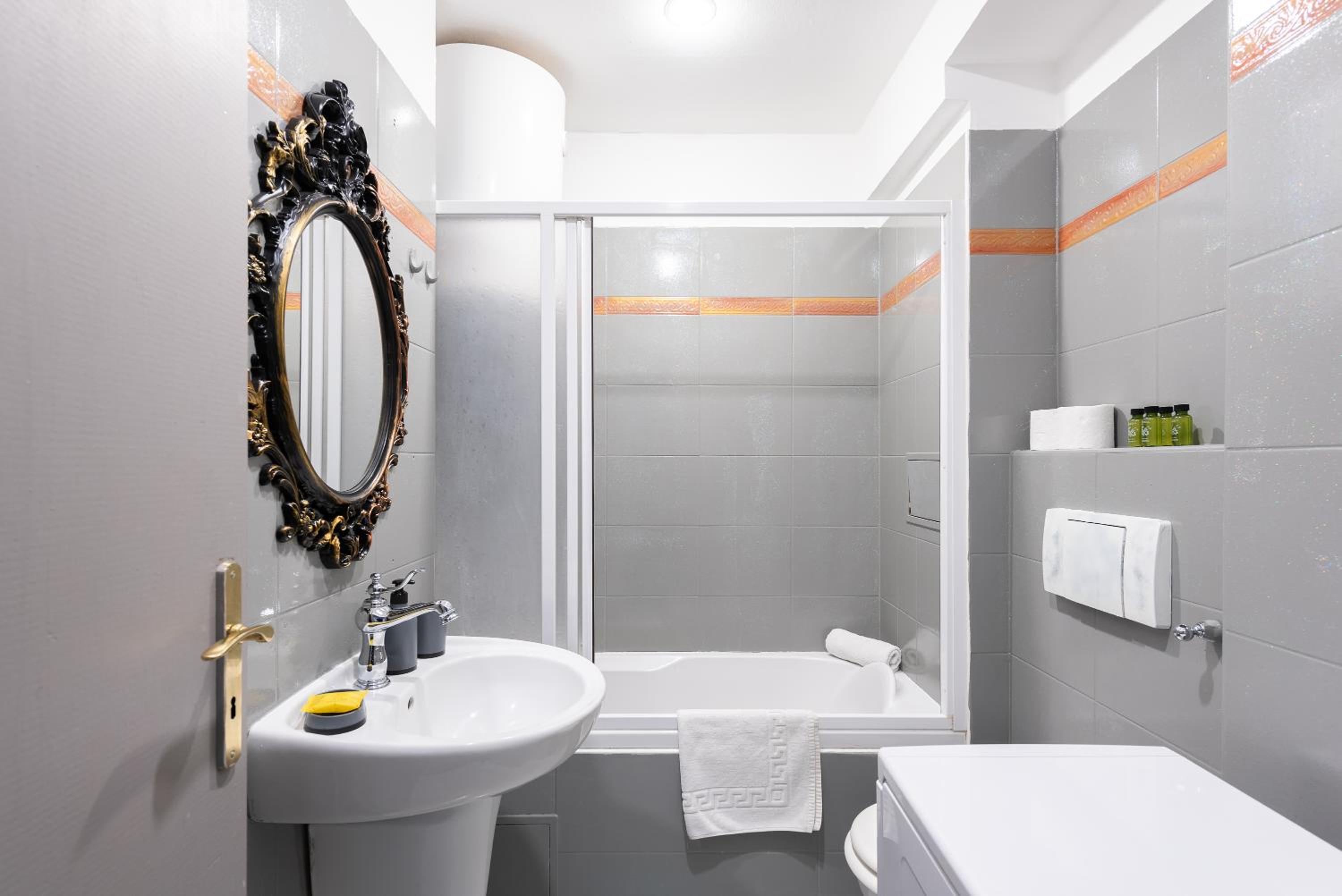 Crystal Apartment