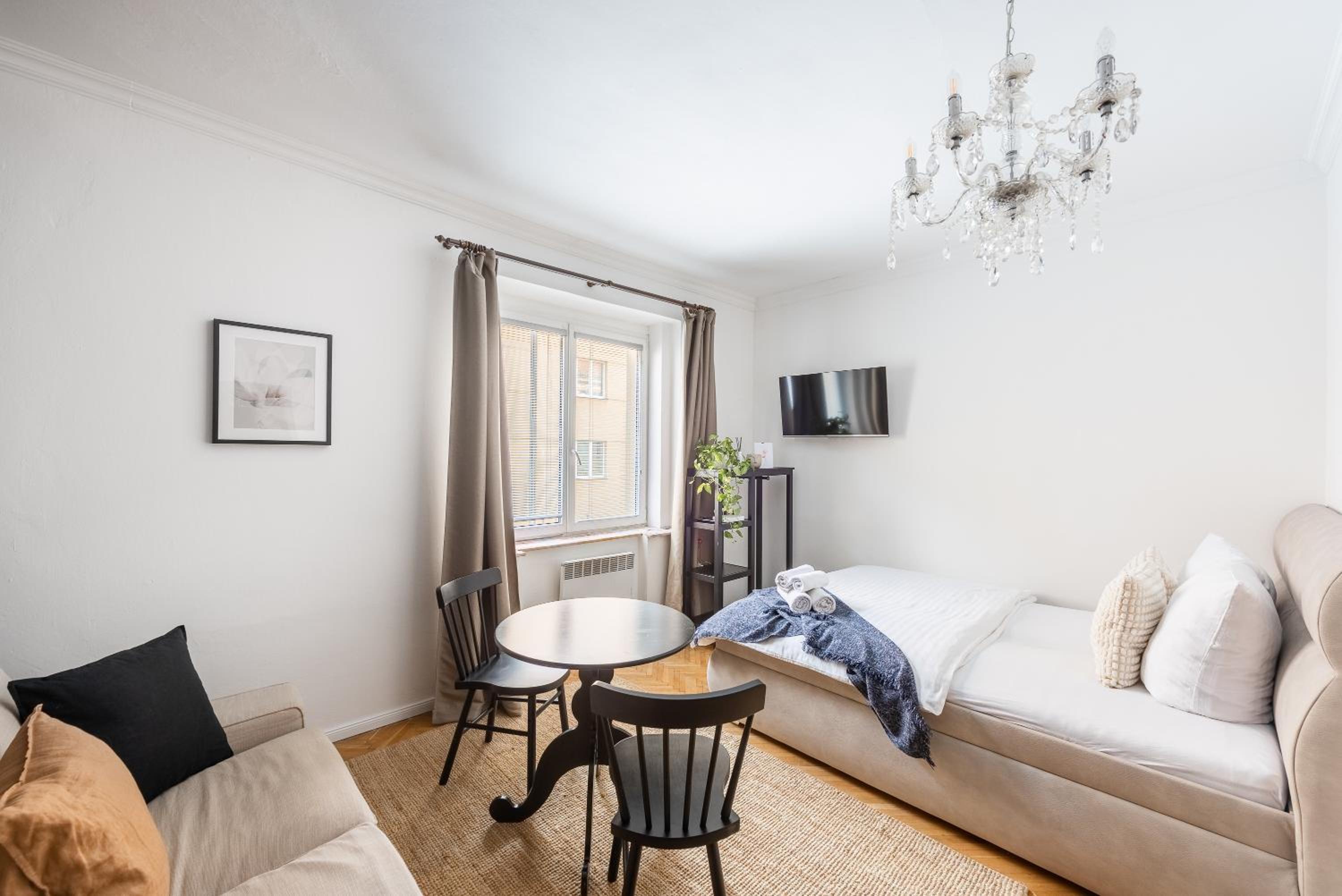 Crystal Apartment