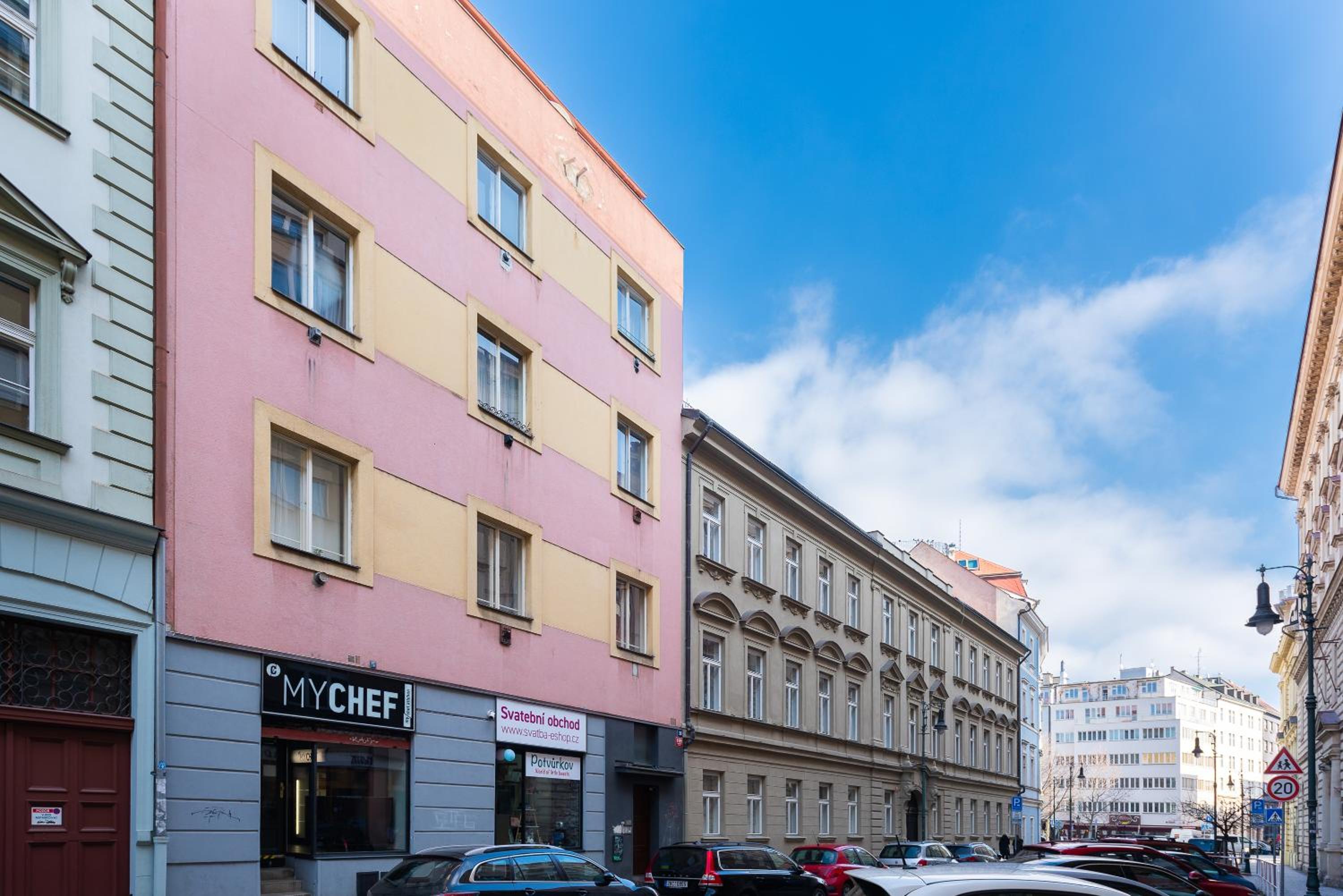 Crystal Apartment