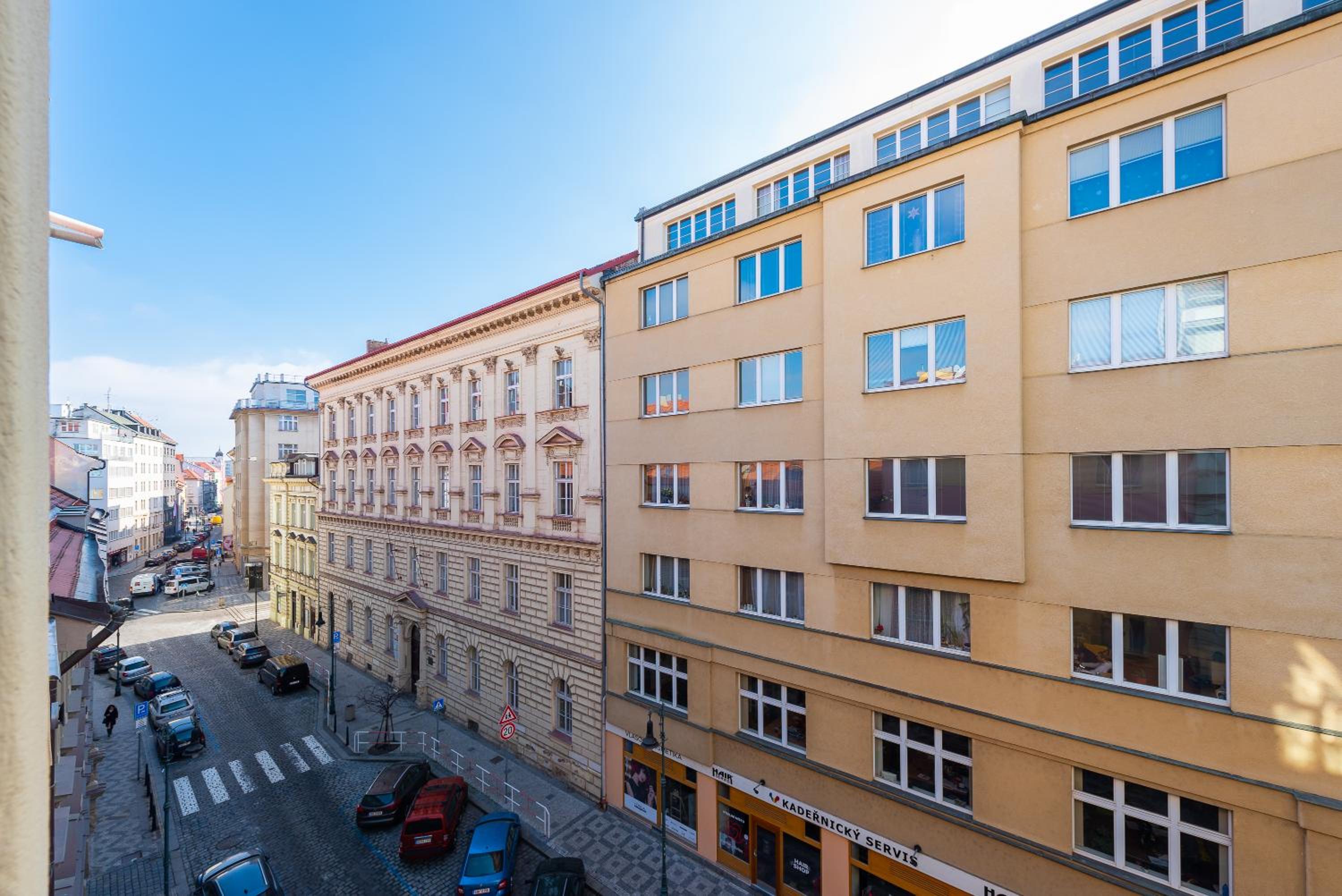 Crystal Apartment