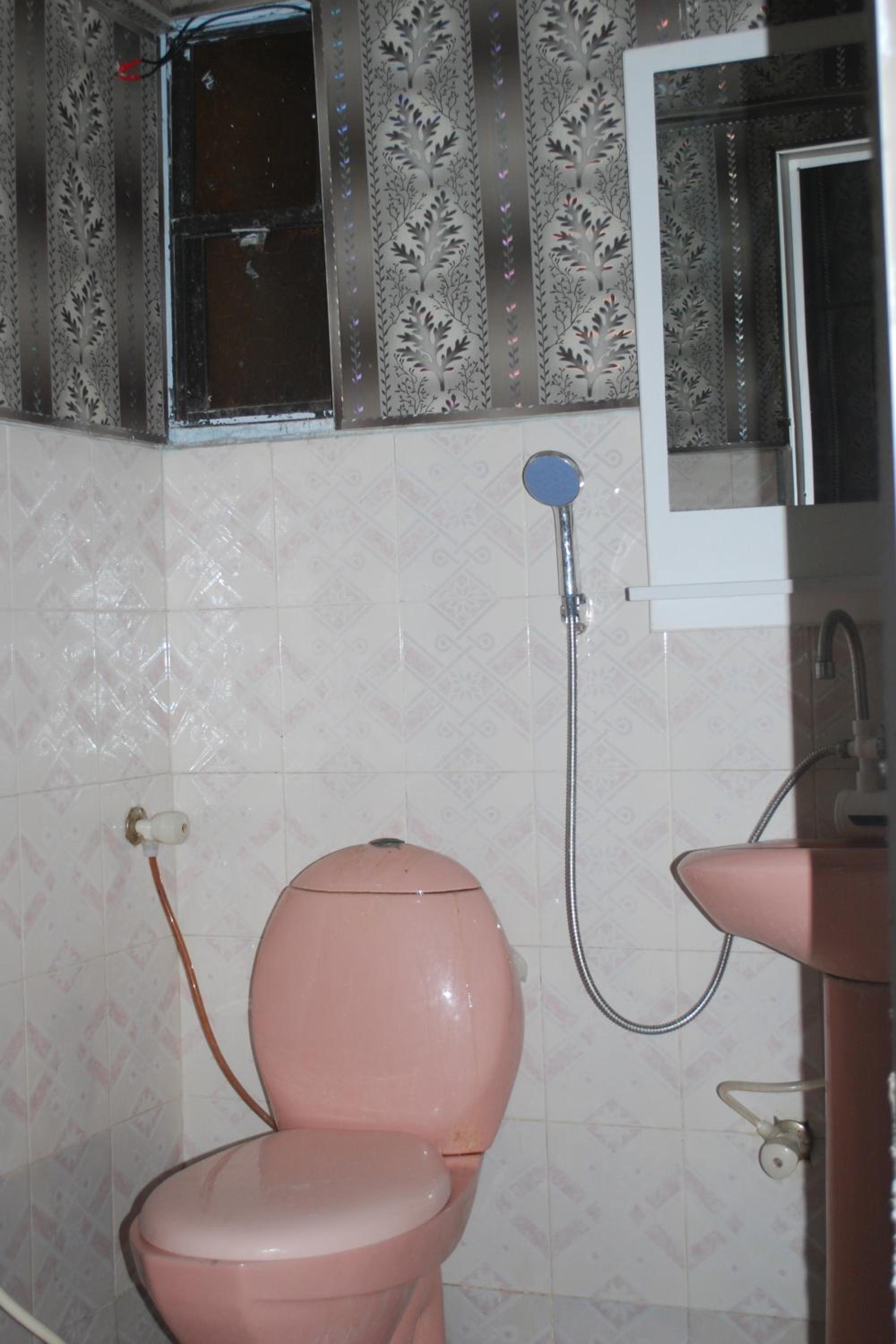 Two Bedrooms Furnished Apartment With Kitchen view 3