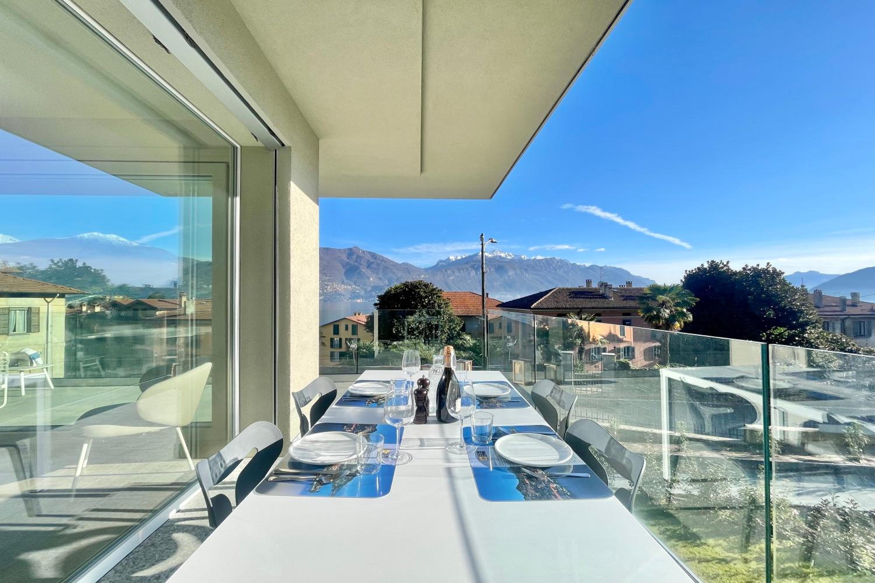 Condominio Modern House view 4