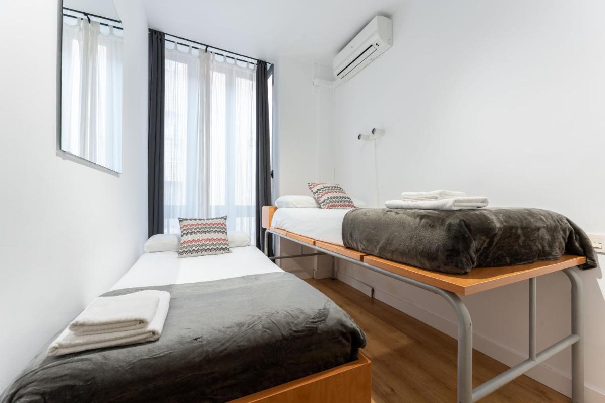 Peña RooMalaga by Bossh! Apartments photo 4
