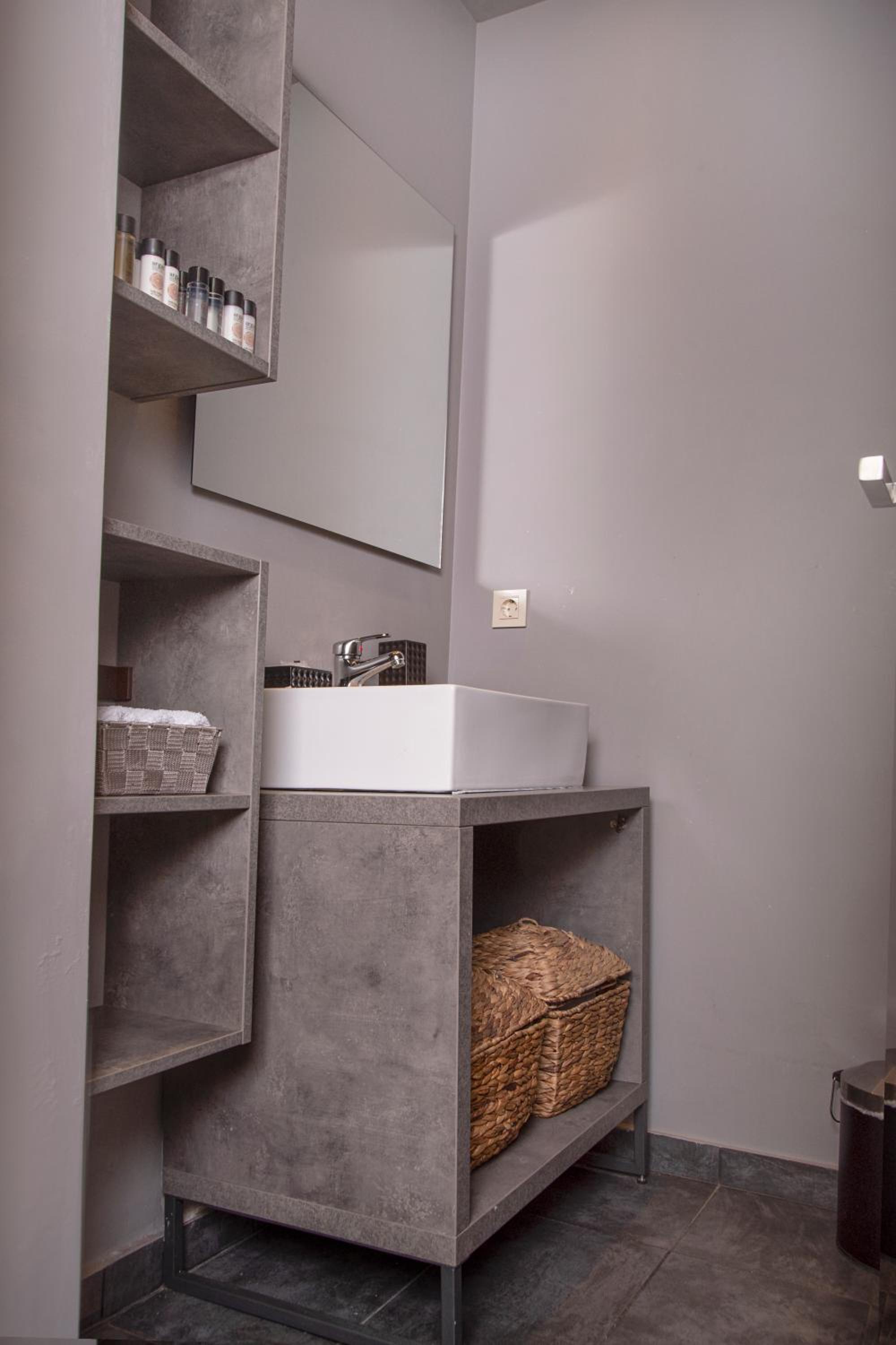 Wisdom Residence Luxury Apartments at Plaka