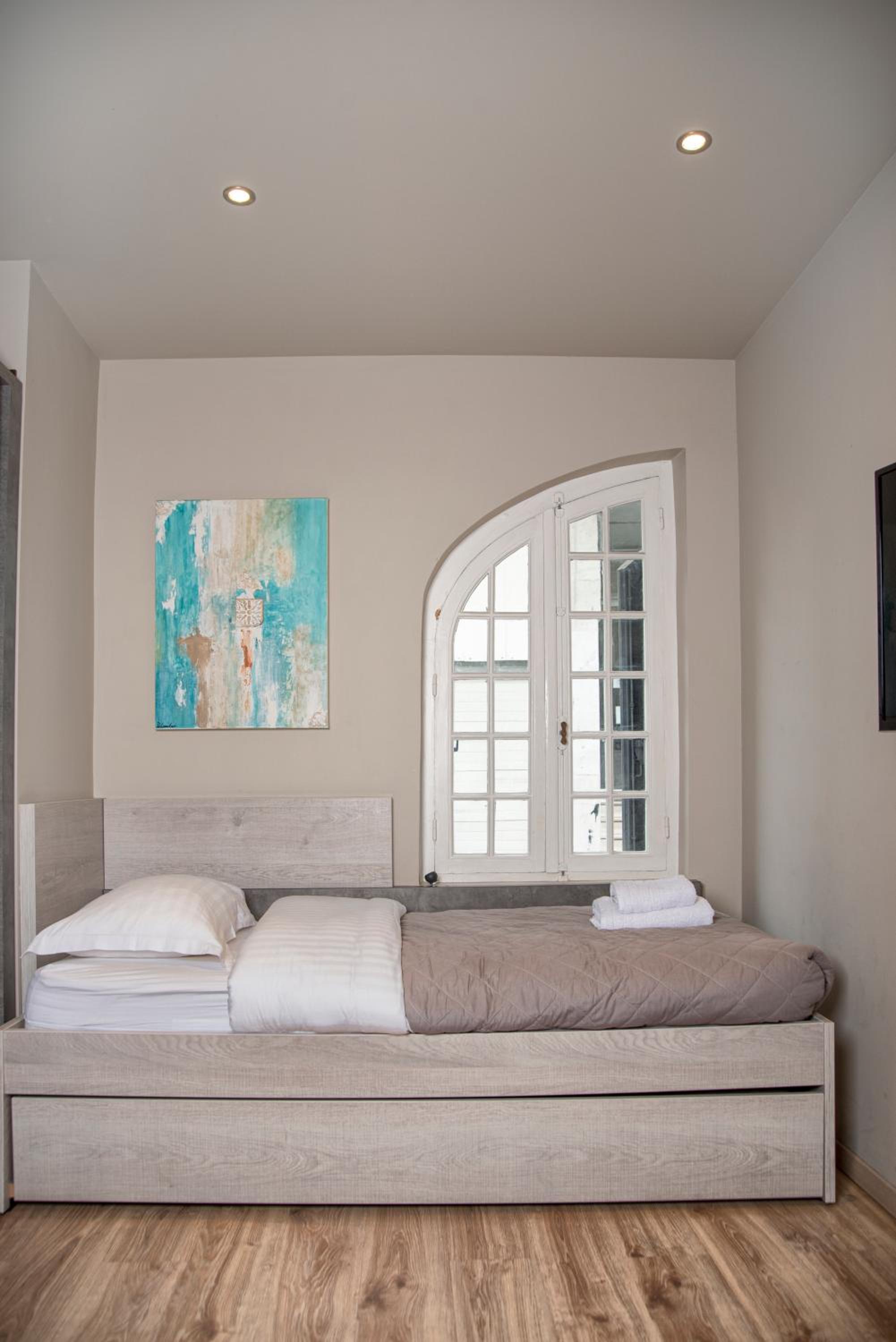 Wisdom Residence Luxury Apartments at Plaka