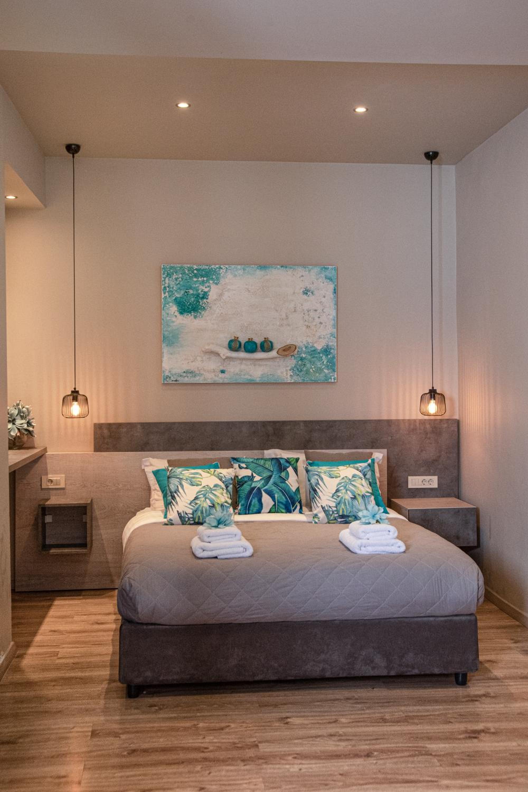 Wisdom Residence Luxury Apartments at Plaka