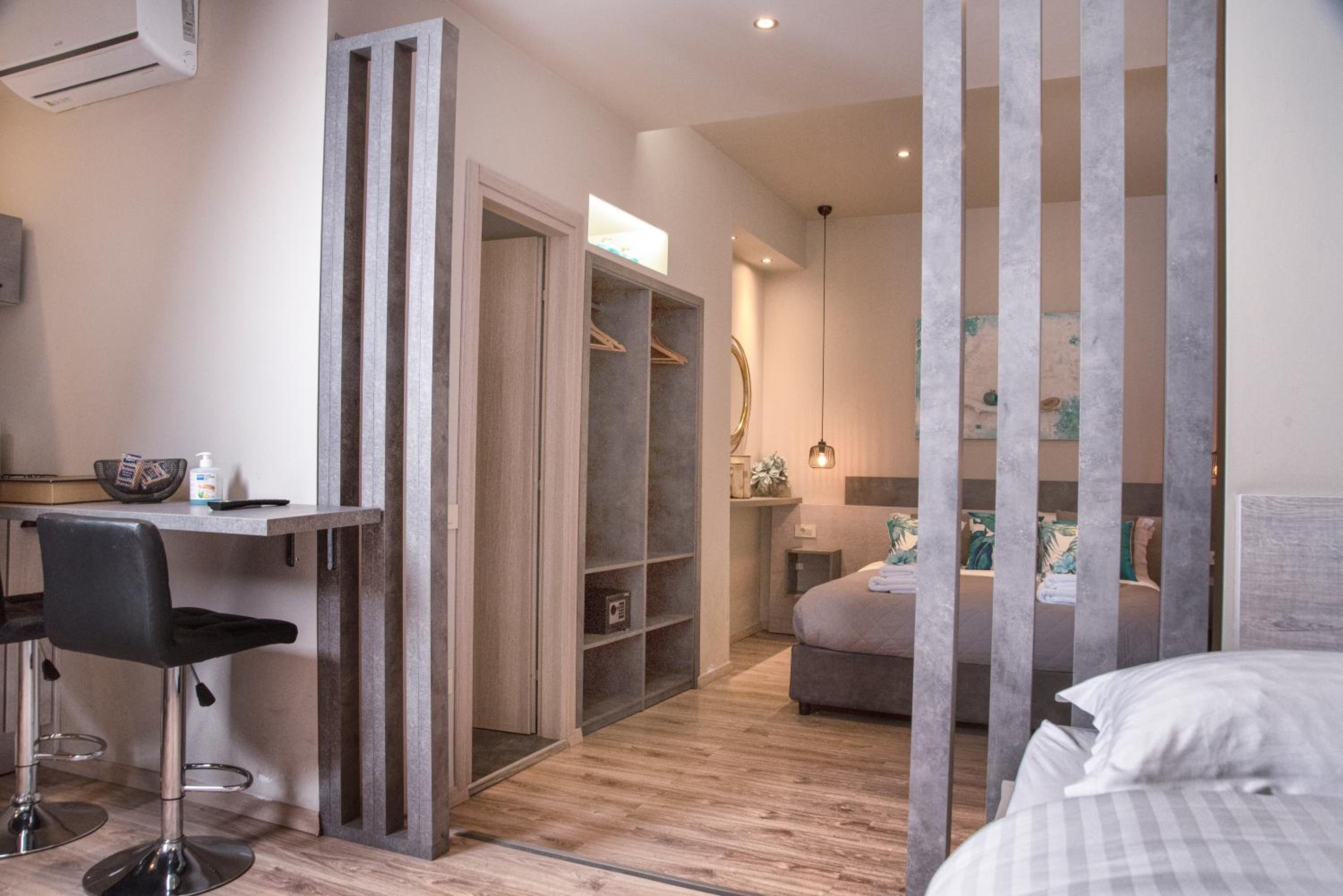 Wisdom Residence Luxury Apartments at Plaka