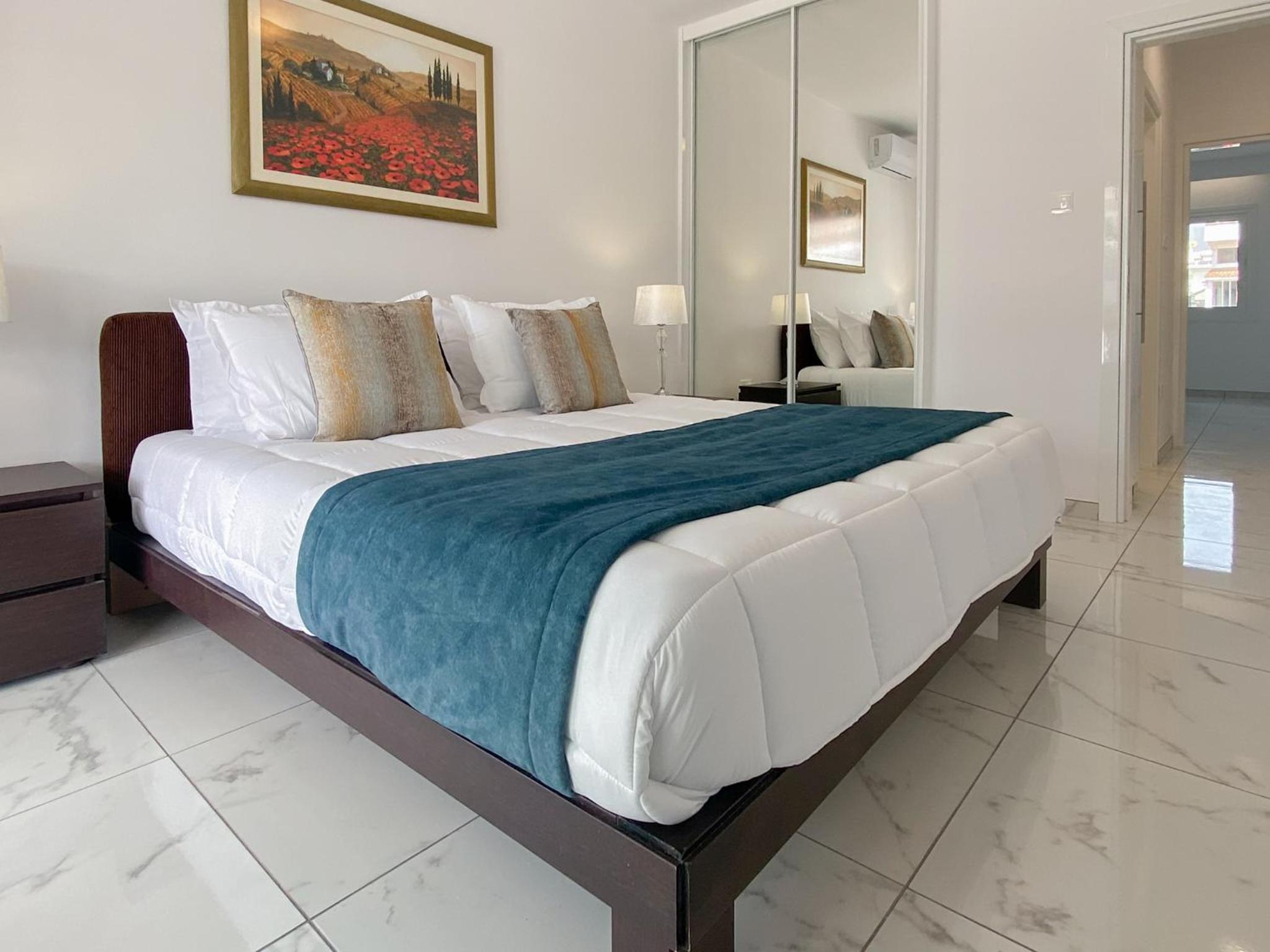 Phaedrus Living: Luxury Flat Semeli