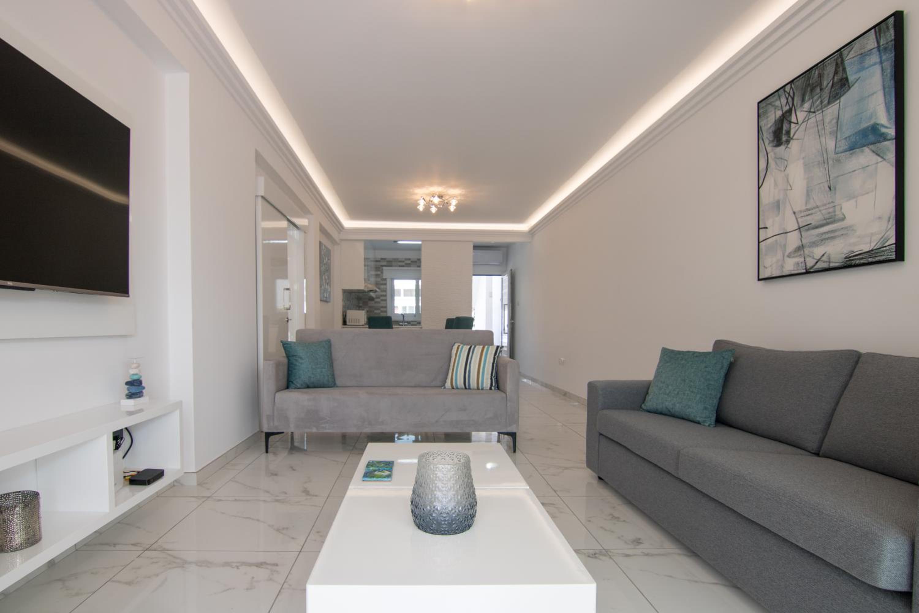Phaedrus Living: Luxury Flat Semeli