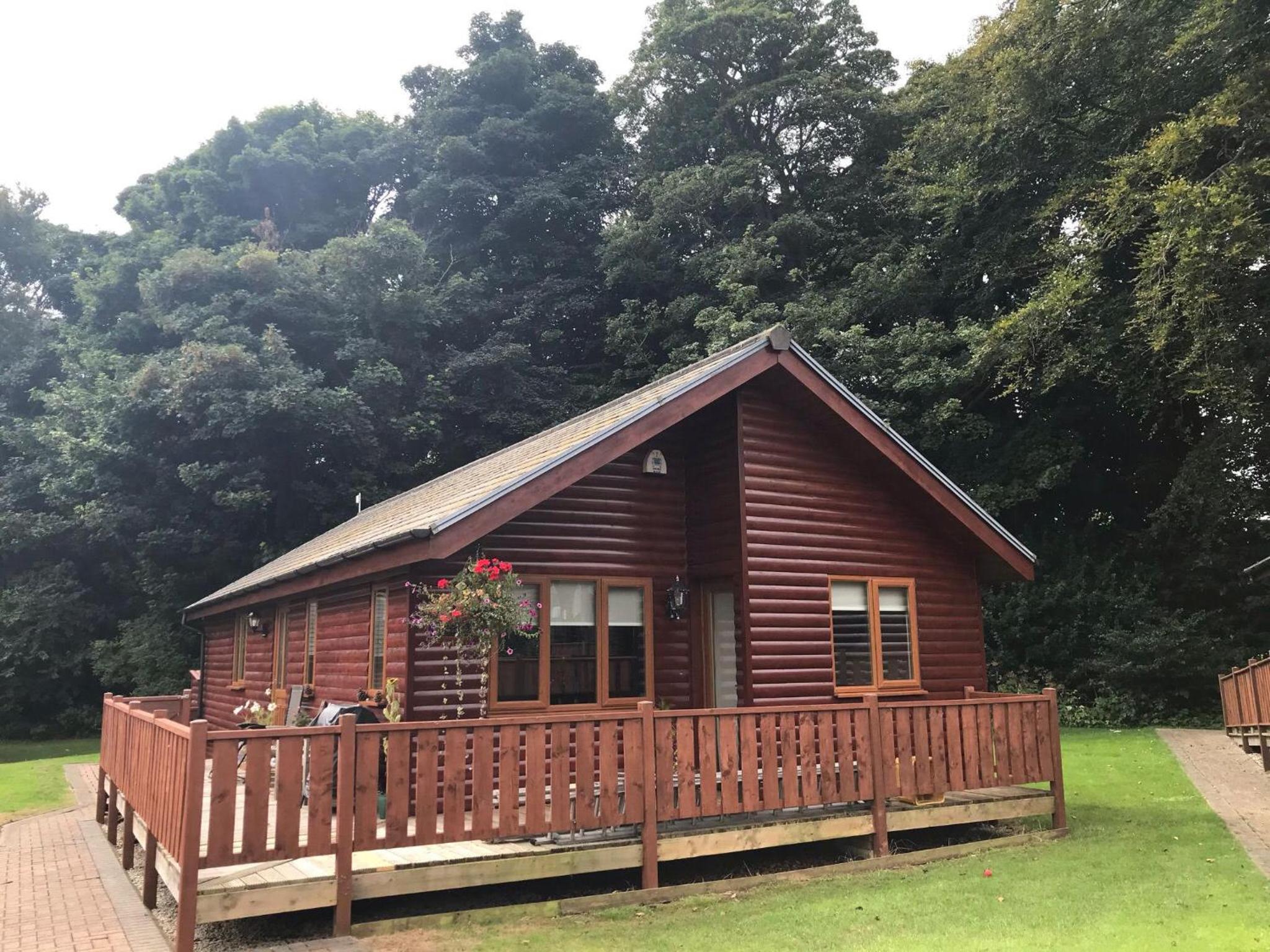 Stunning 2 Bedroom Pet Friendly Lodge view 2