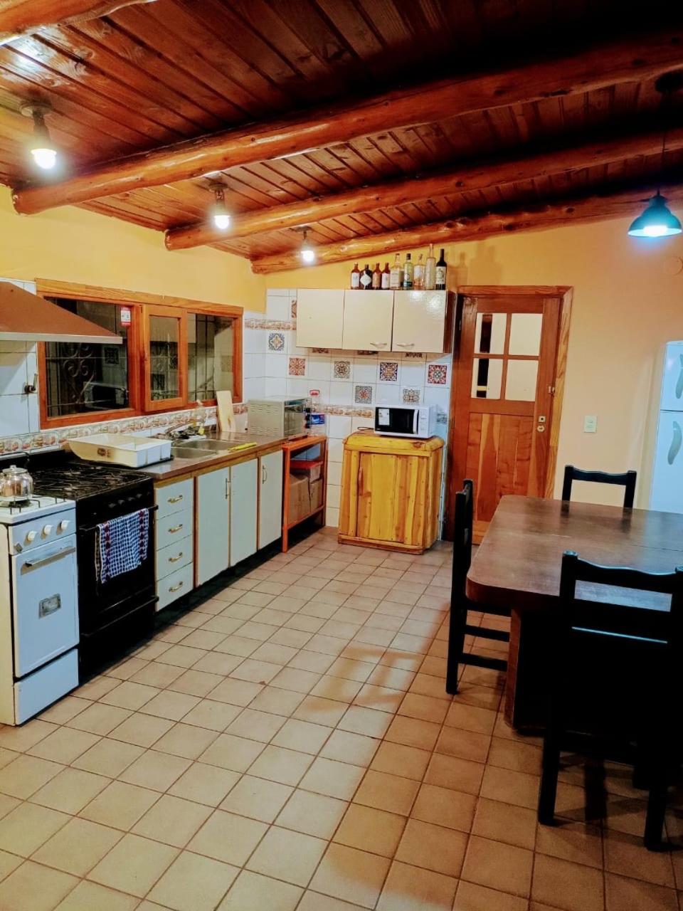 Cuatro Cerros Hostel