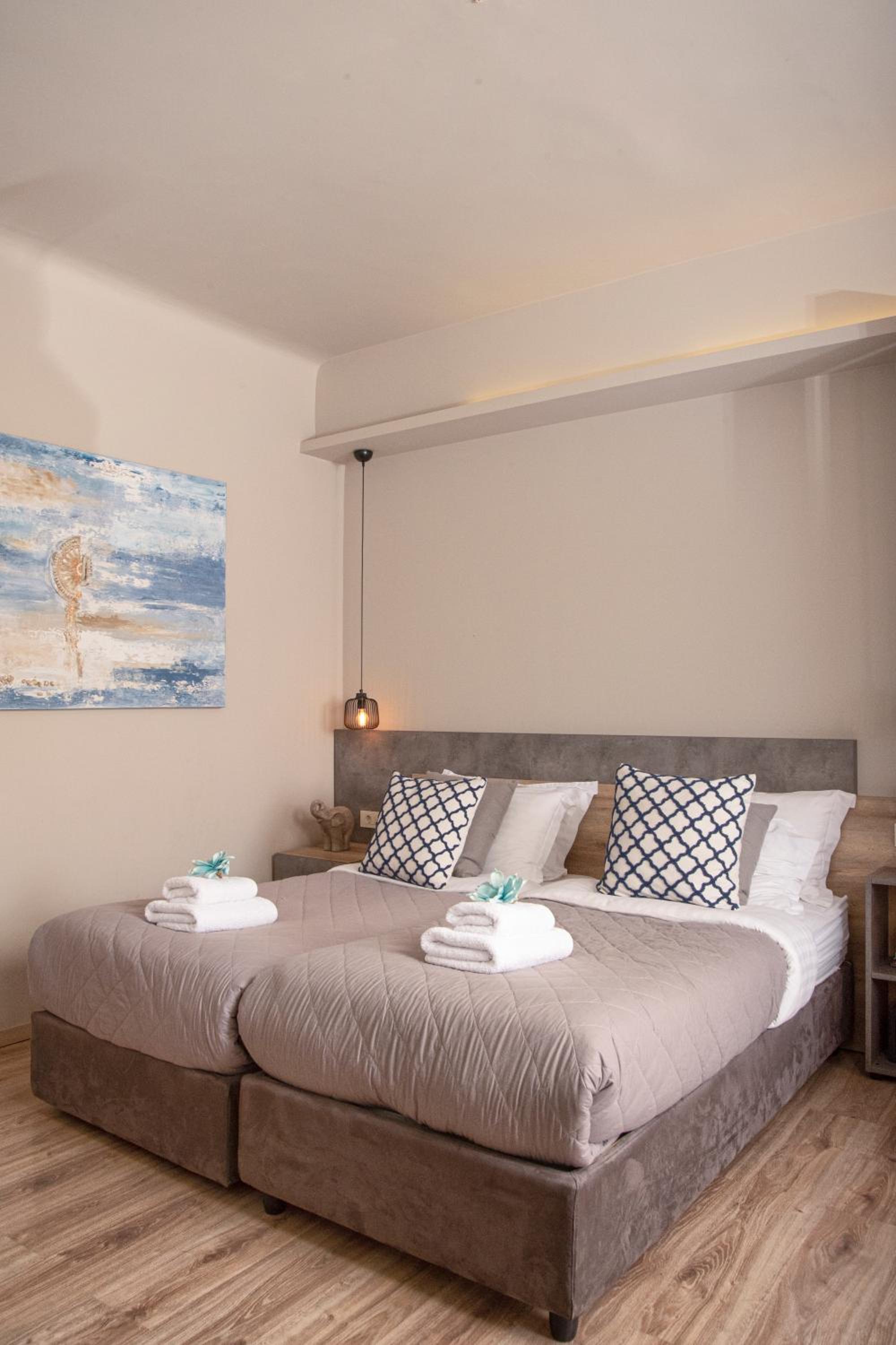 Wisdom Residence Luxury Apartments at Plaka