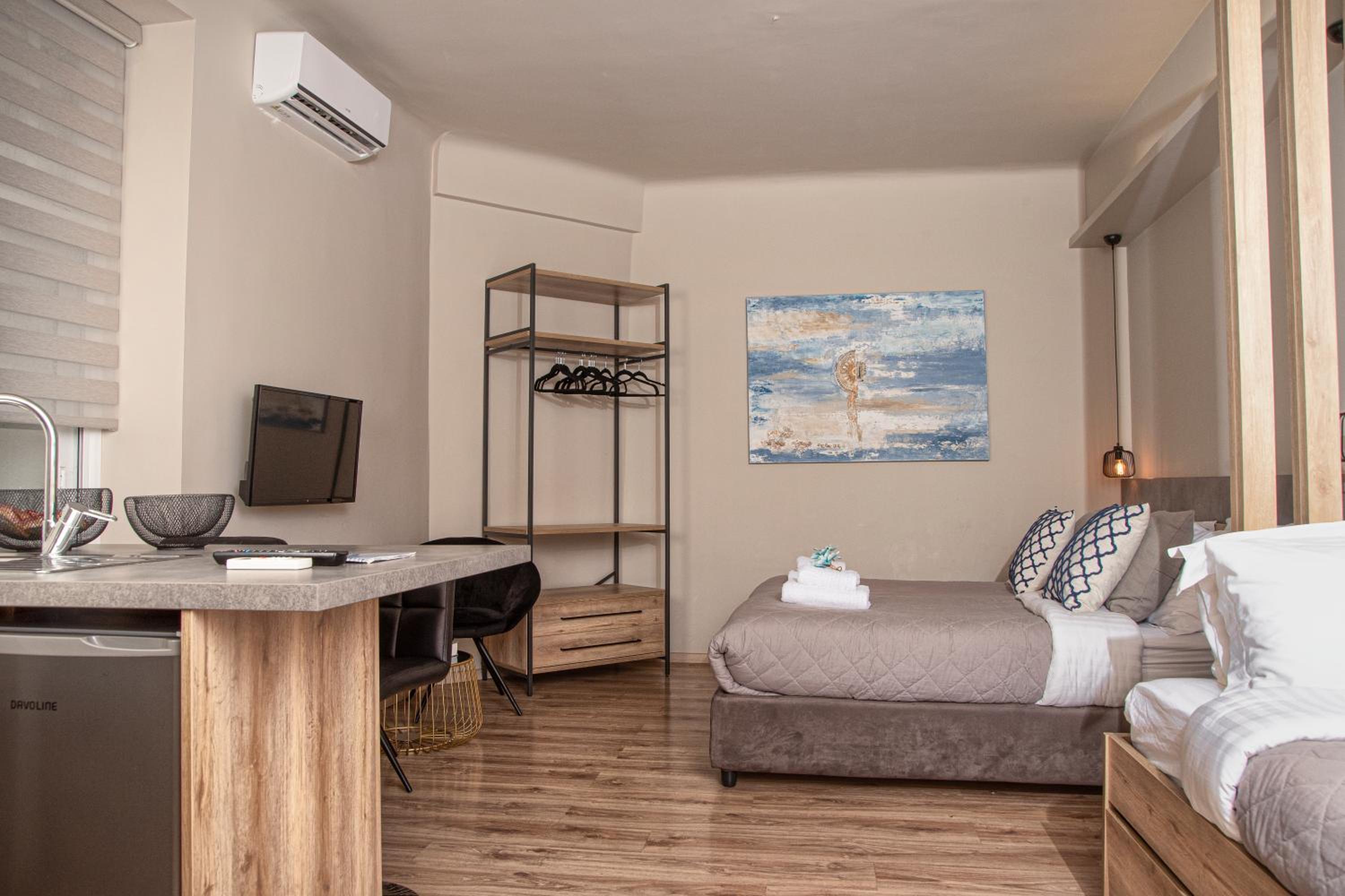 Wisdom Residence Luxury Apartments at Plaka