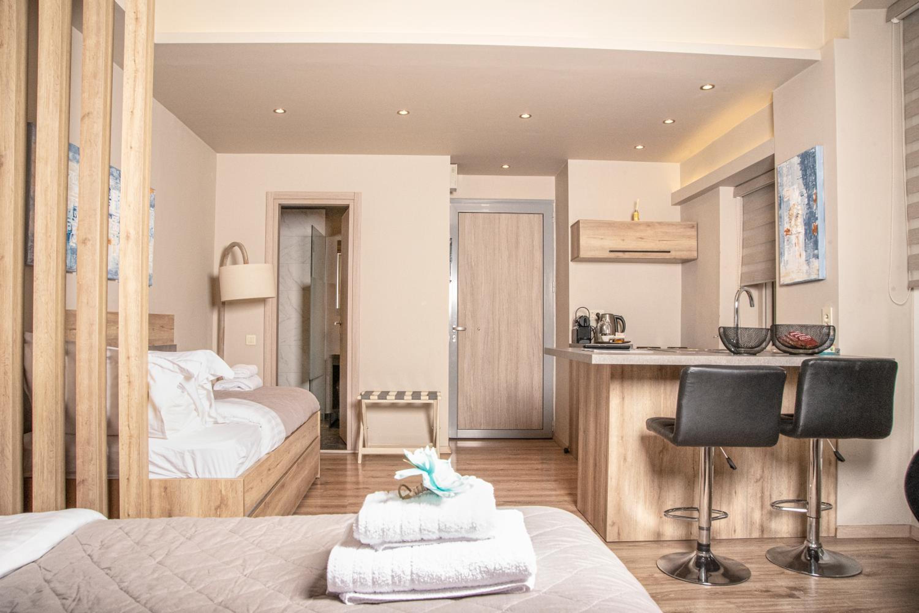 Wisdom Residence Luxury Apartments at Plaka