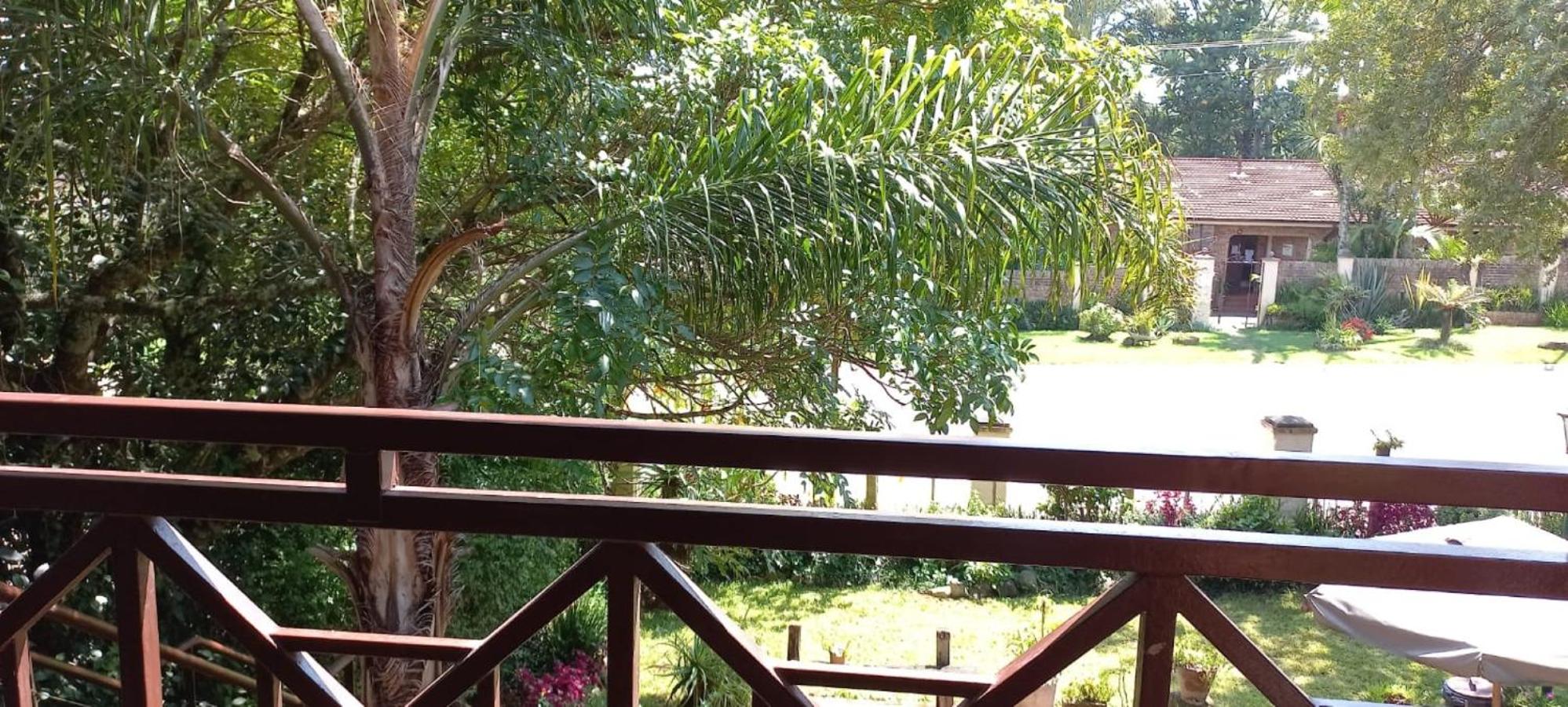 Autumn Breeze Manor Guest House
