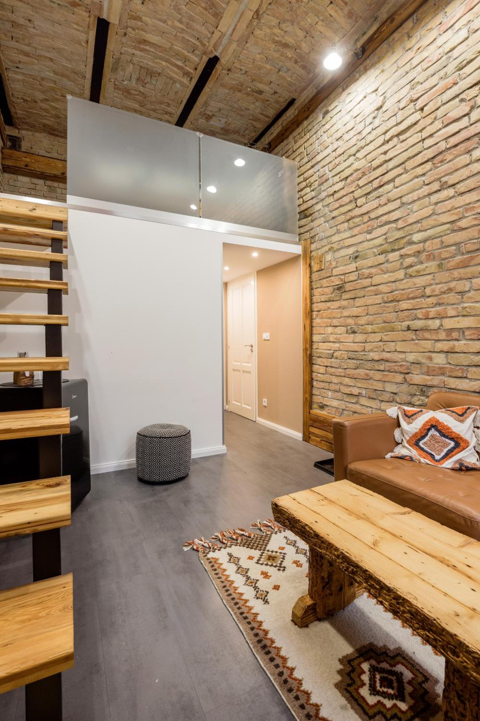 Luther Modern apartment for 3 people, FREE AC!