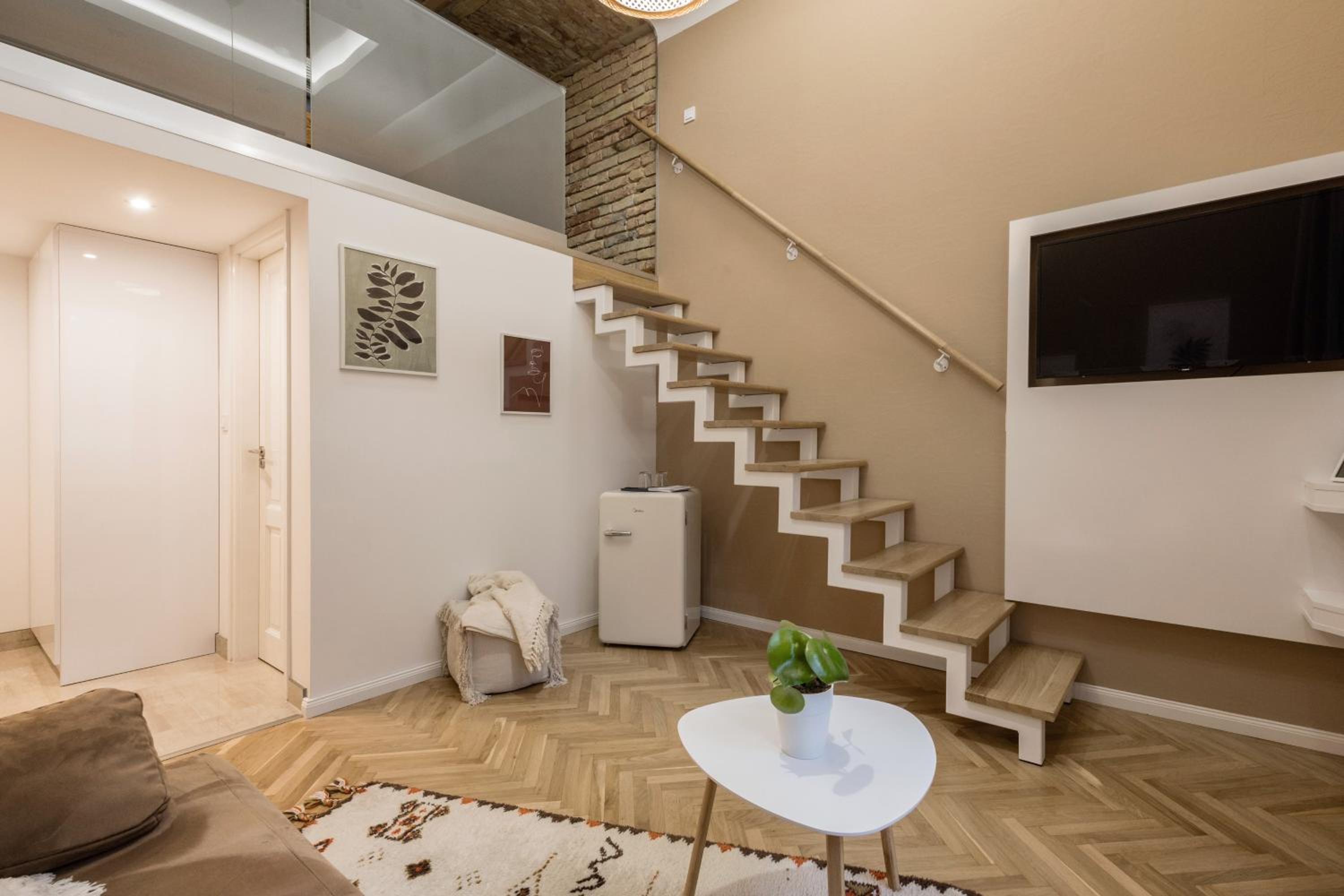 Luther Modern apartment for 3 people, FREE AC!