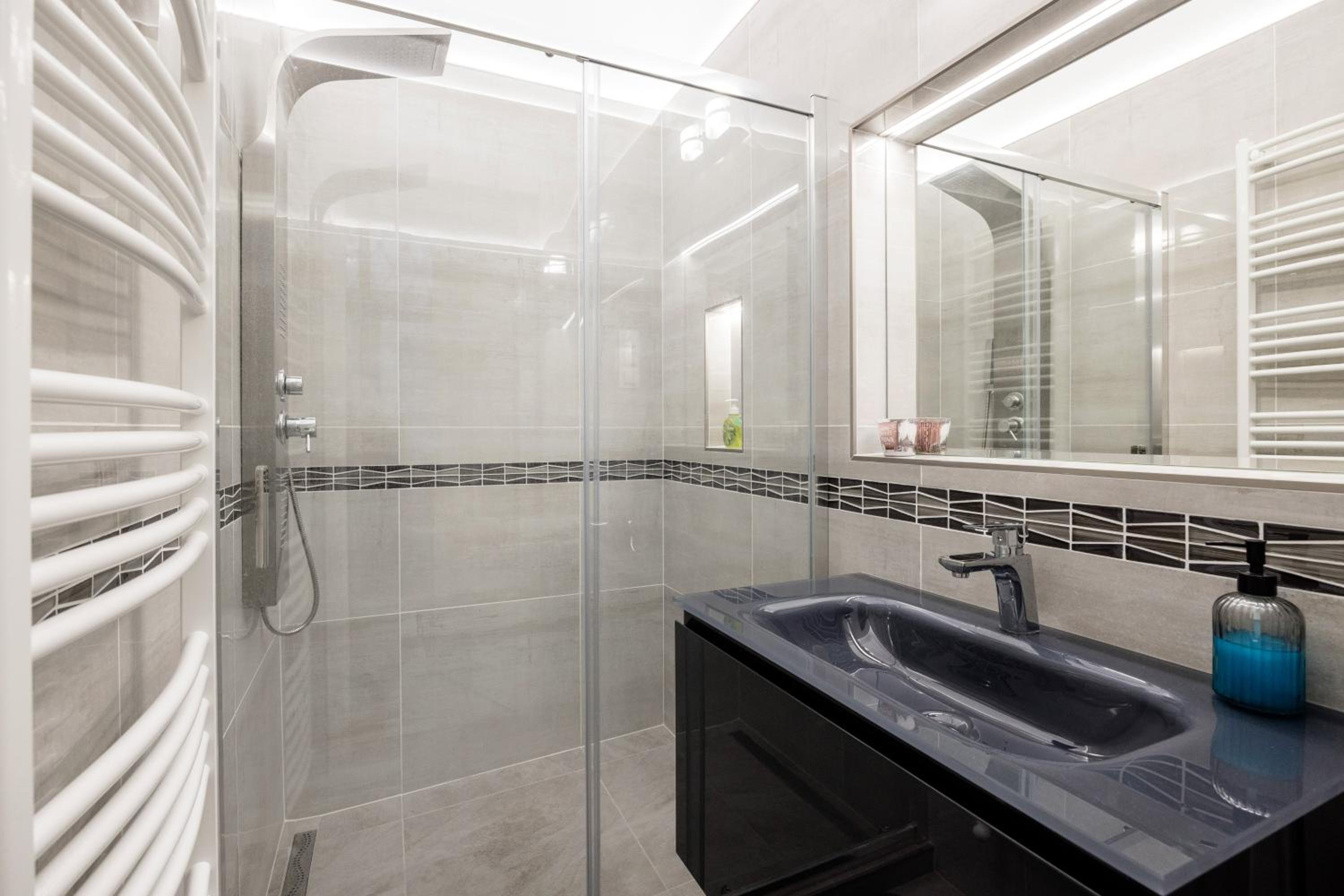 Luther Modern apartment for 3 people, FREE AC!