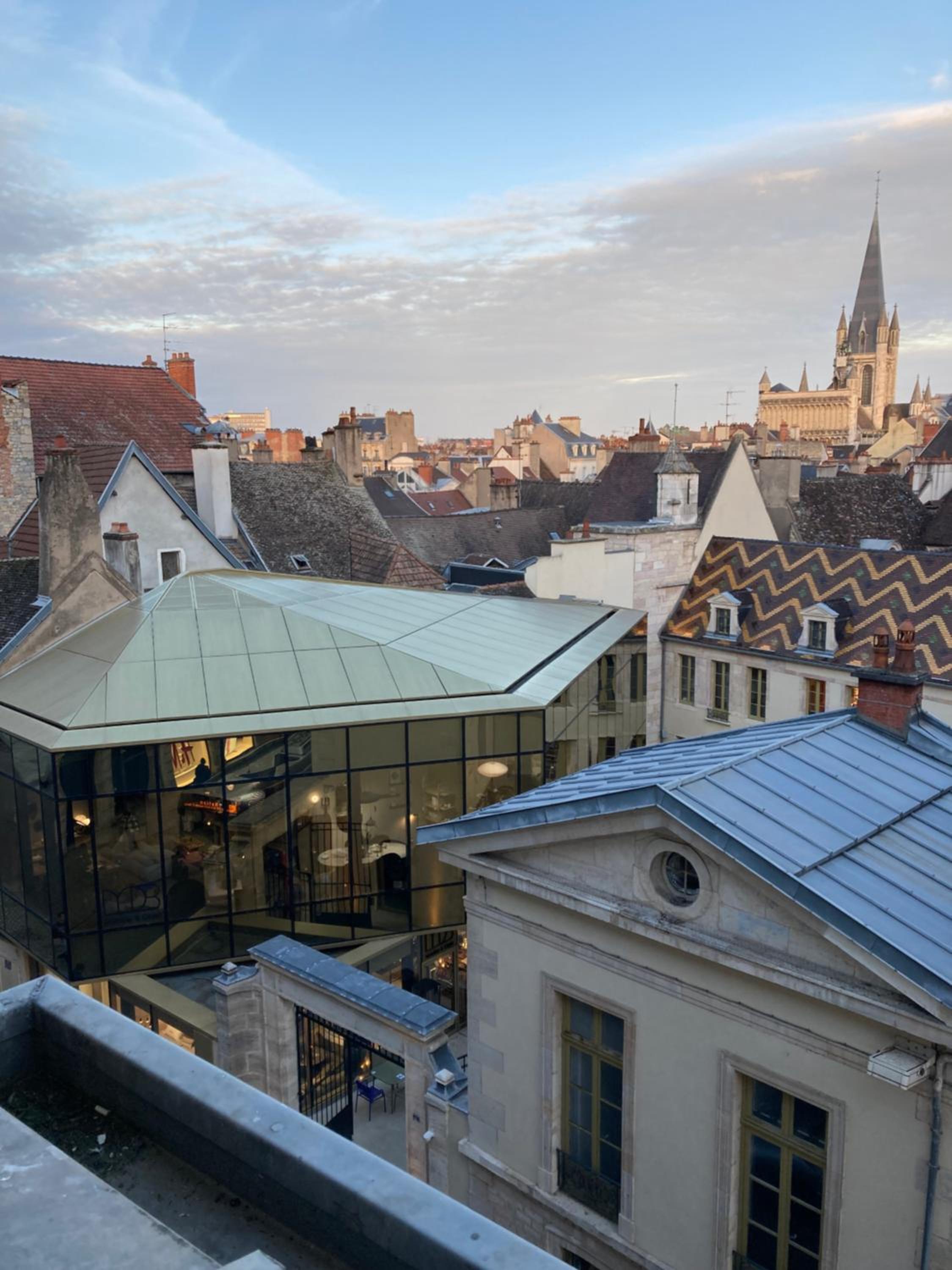Studio Lumineux, Coeur De Ville