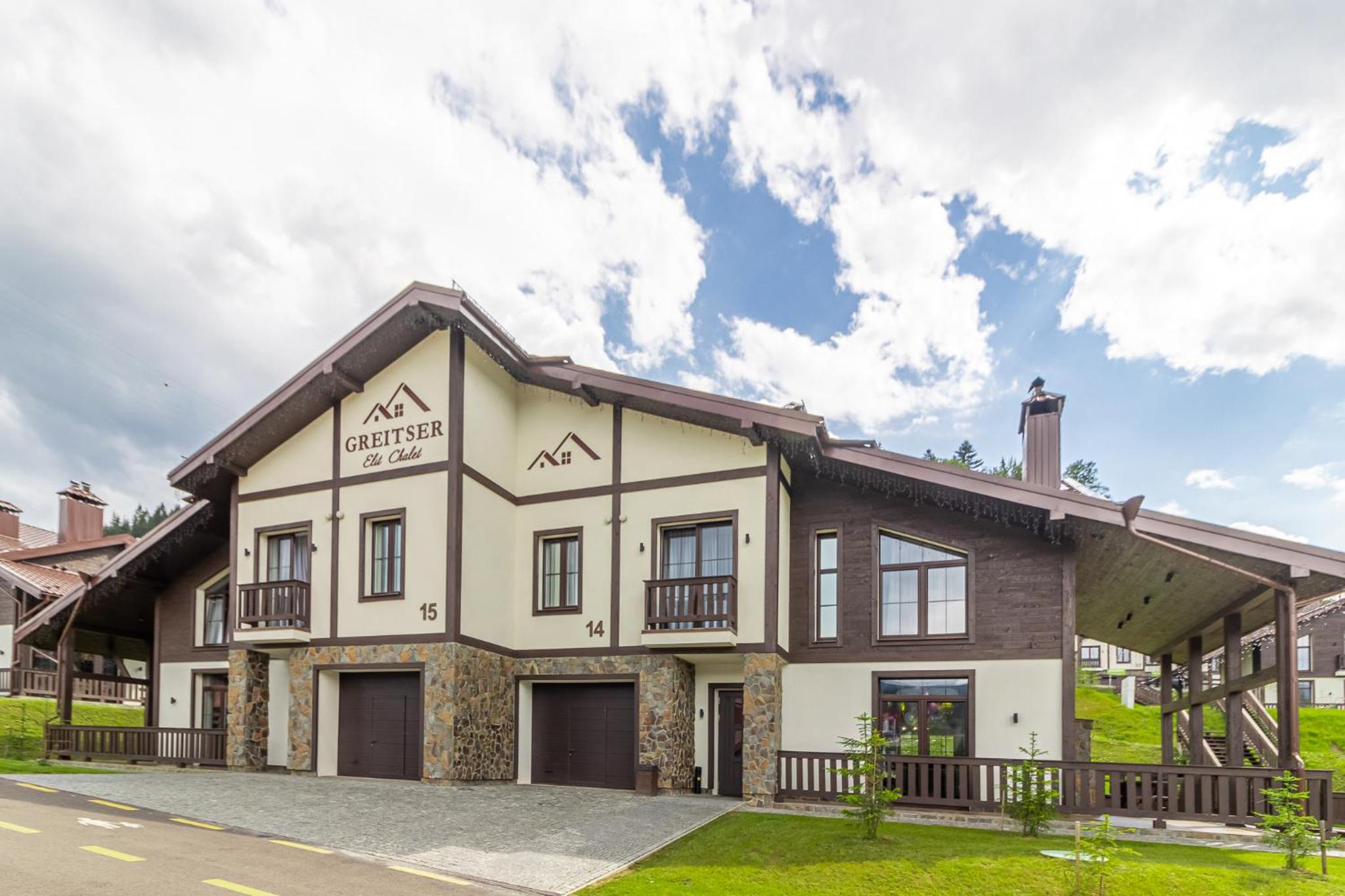 Greitser Elit Chalet view 2