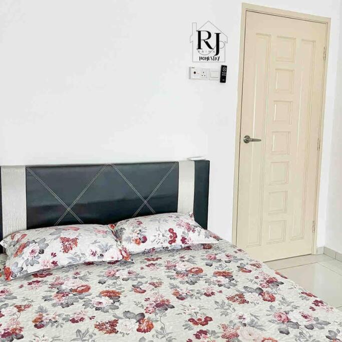 RJ Prima (UMT, UniSZA, Spacious, Beach + Netflix) photo 8