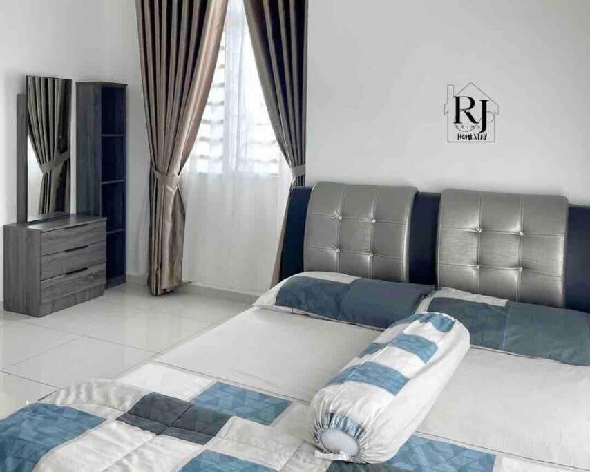 RJ Prima (UMT, UniSZA, Spacious, Beach + Netflix) photo 4