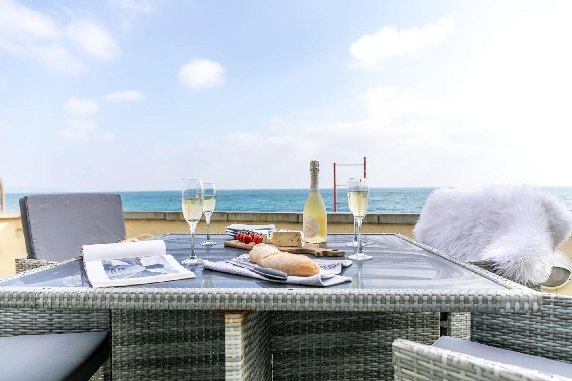 3 At The Beach, Torcross - Family friendly, Sea View, Parking