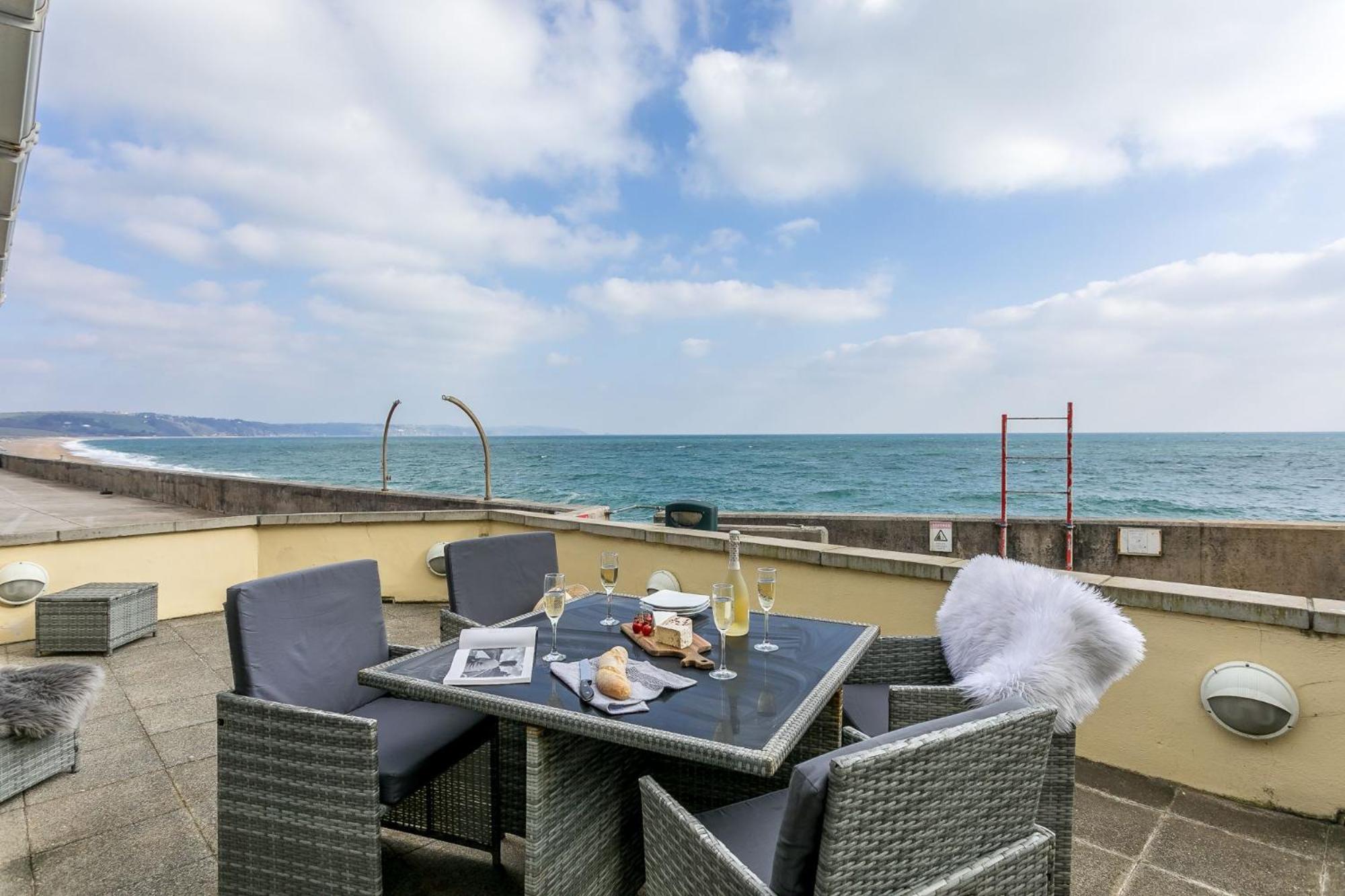 3 At The Beach, Torcross - Family friendly, Sea View, Parking