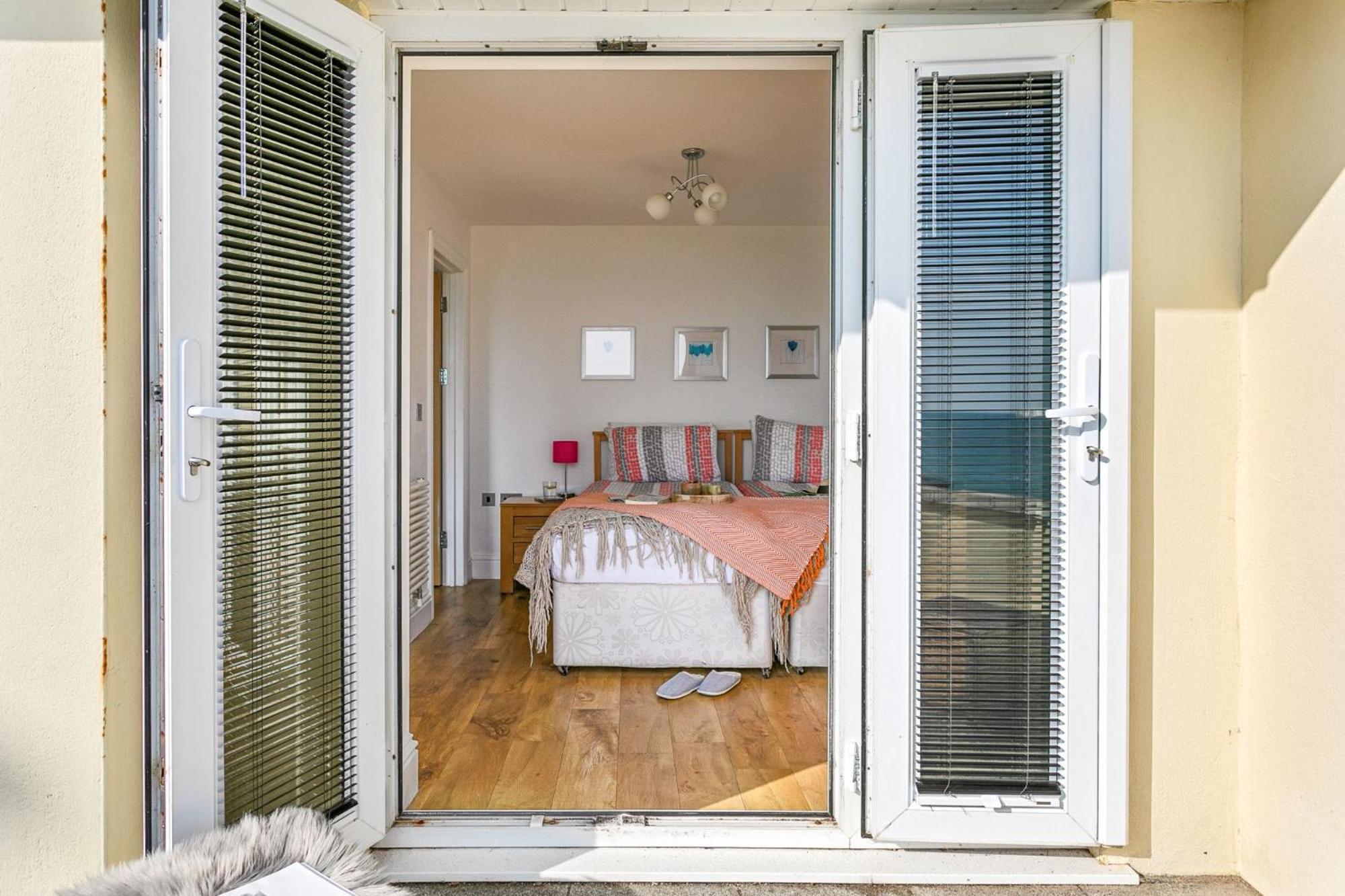 3 At The Beach, Torcross - Family friendly, Sea View, Parking