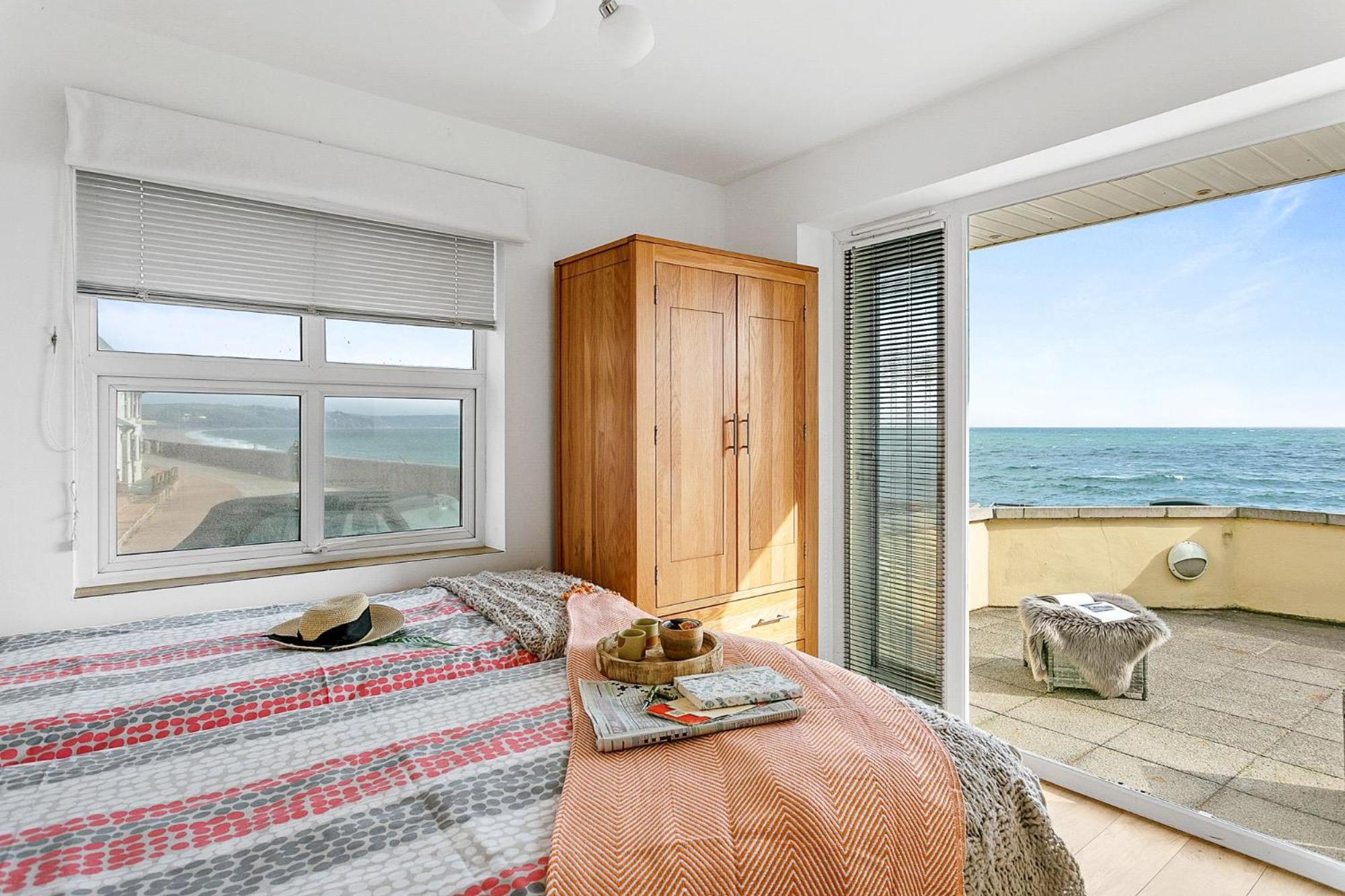 3 At The Beach, Torcross - Family friendly, Sea View, Parking