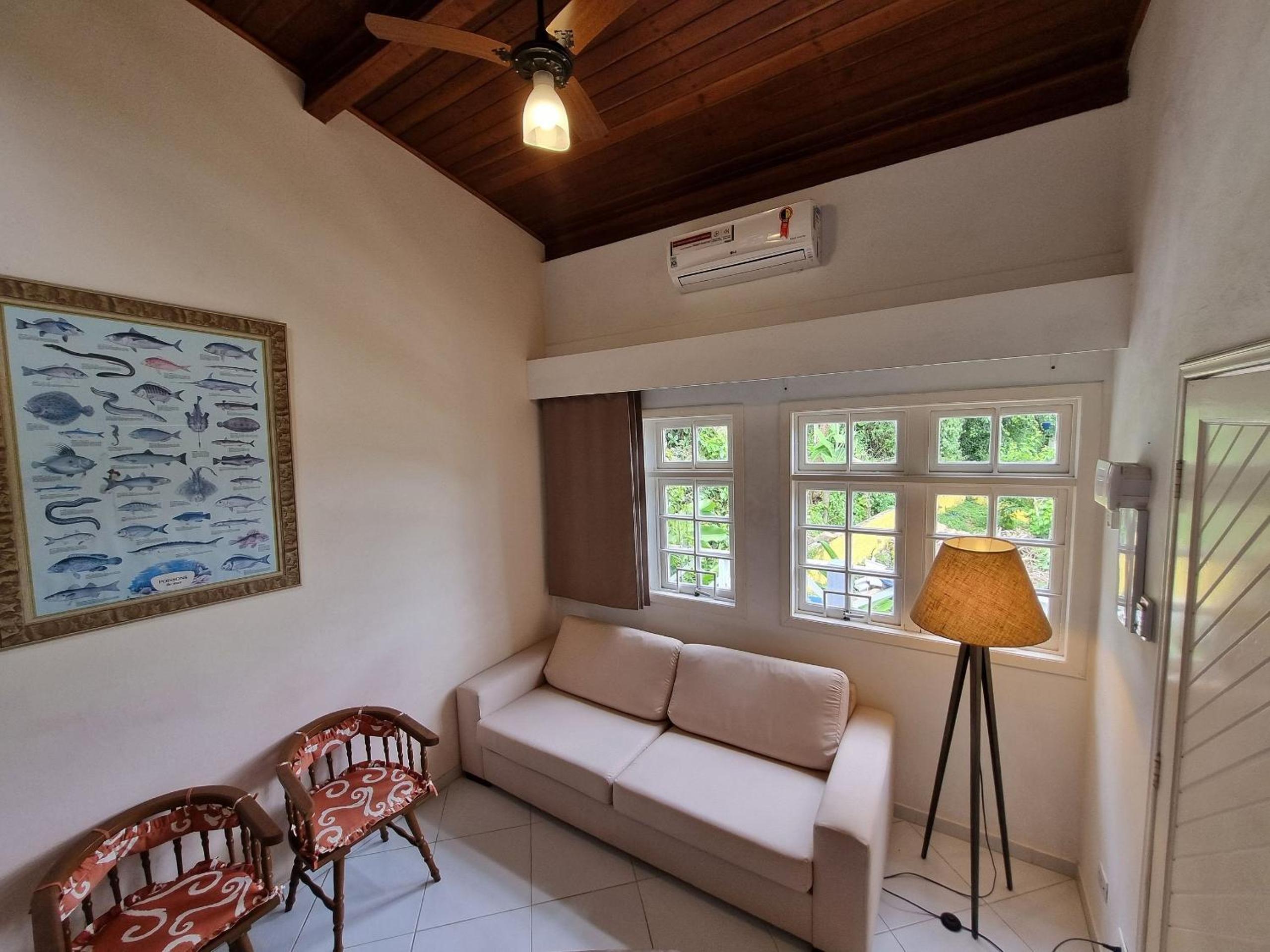 Casas com jacuzzi e churrasqueira a 500 metros da Praia do Perequê na Ilhabela