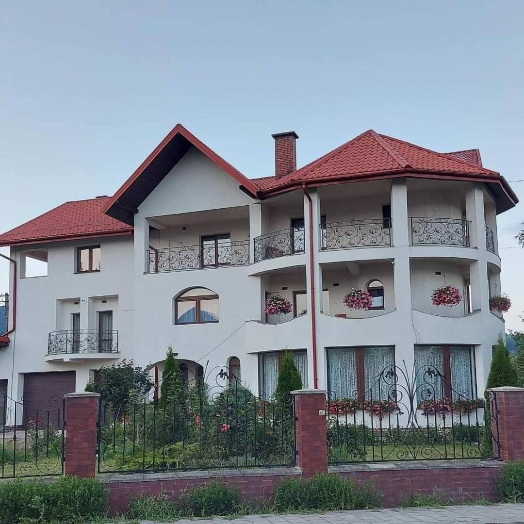 PENSIUNEA LUXURY