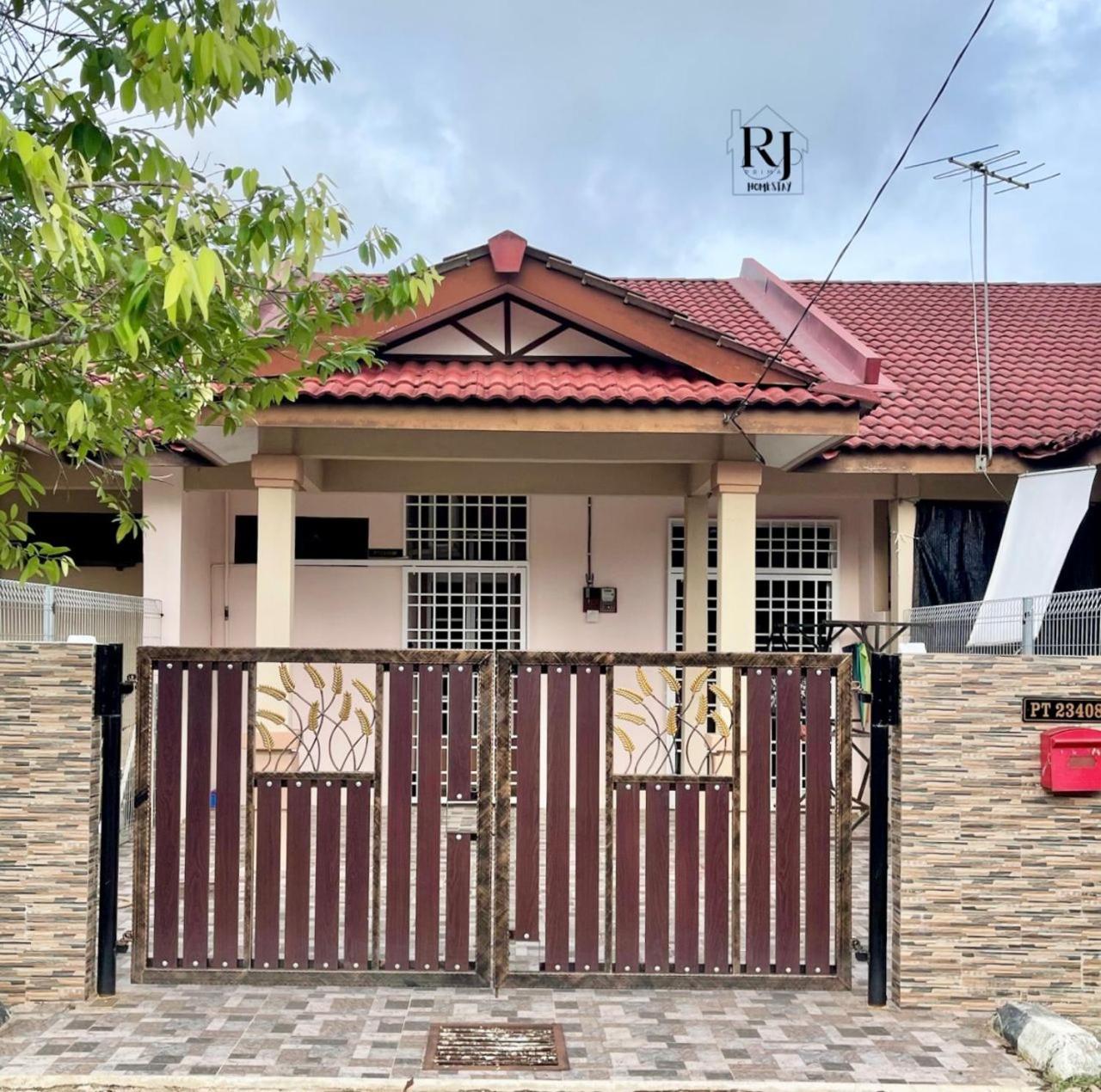Minimalist Cozy Home (RJ Prima 2 - UniSZA, UMT) photo 8