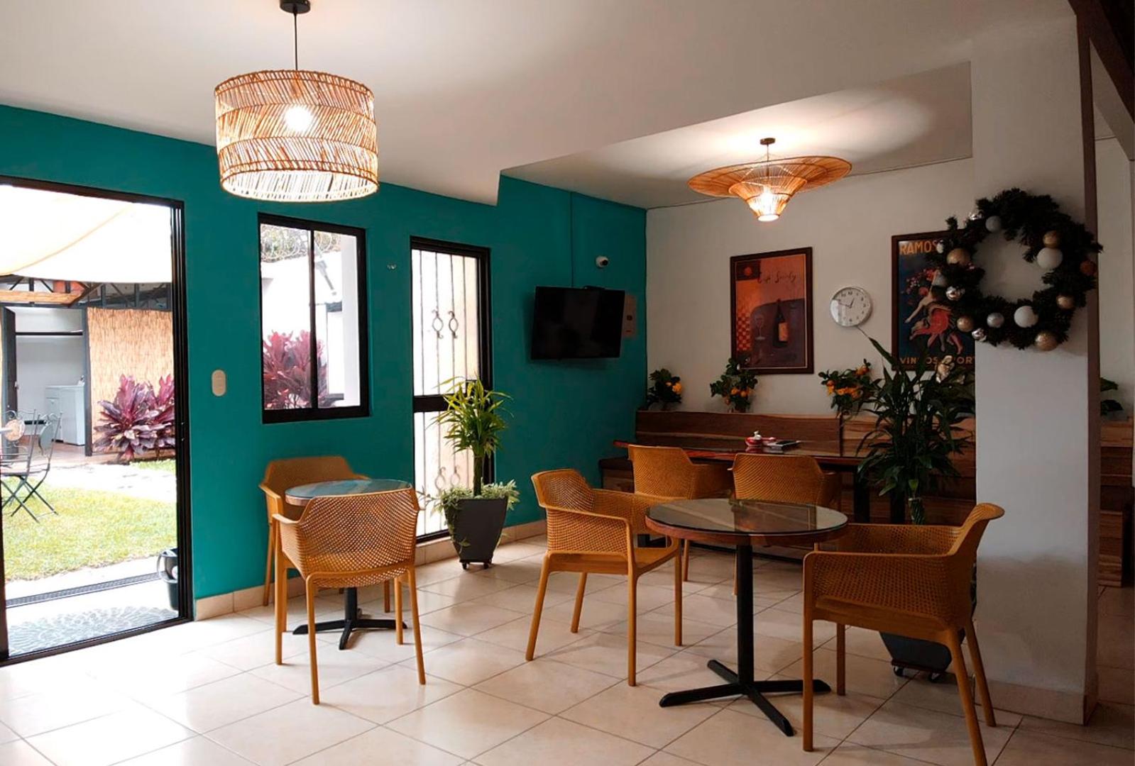 Trebol Amarillo Bed & Breakfast