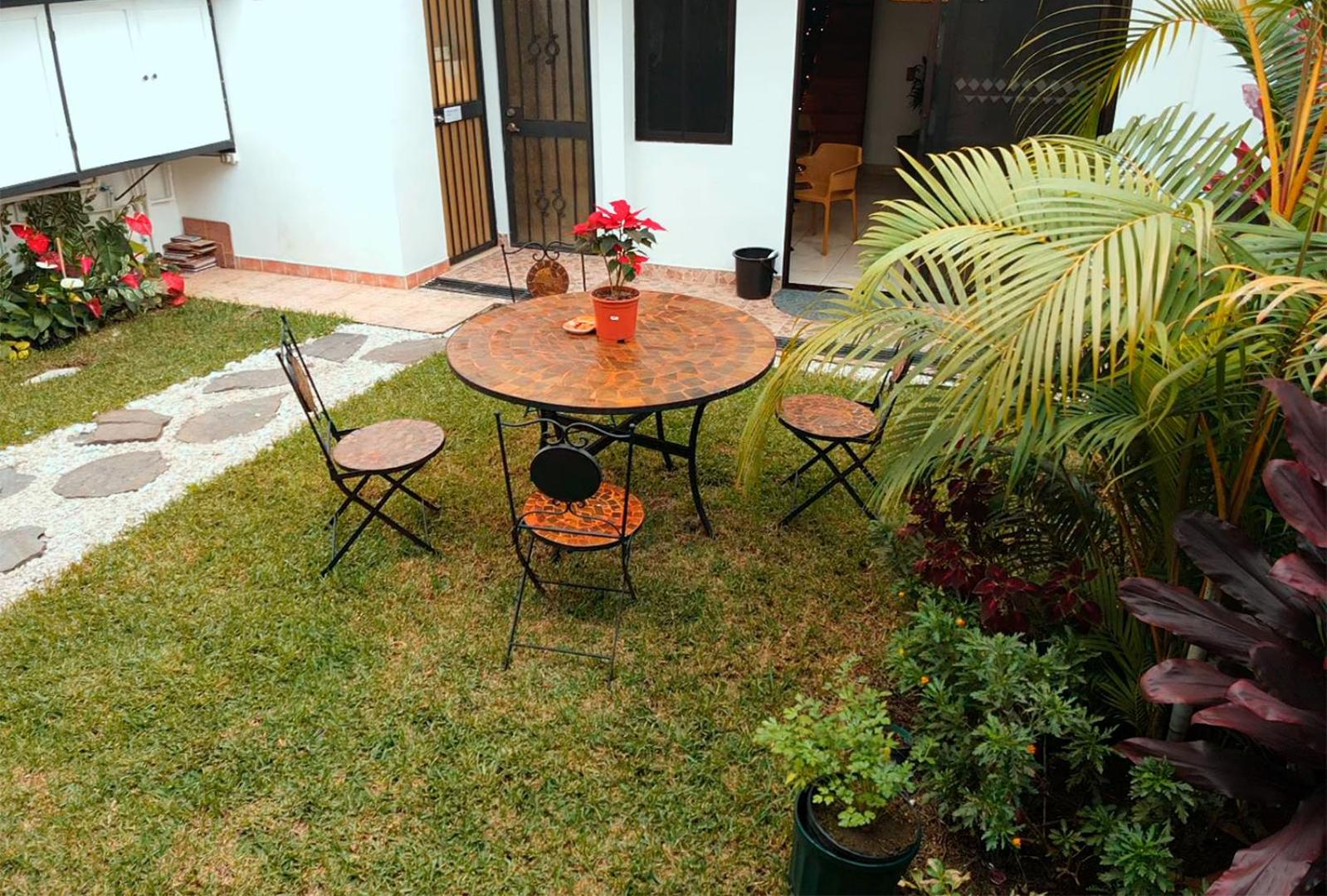 Trebol Amarillo Bed & Breakfast