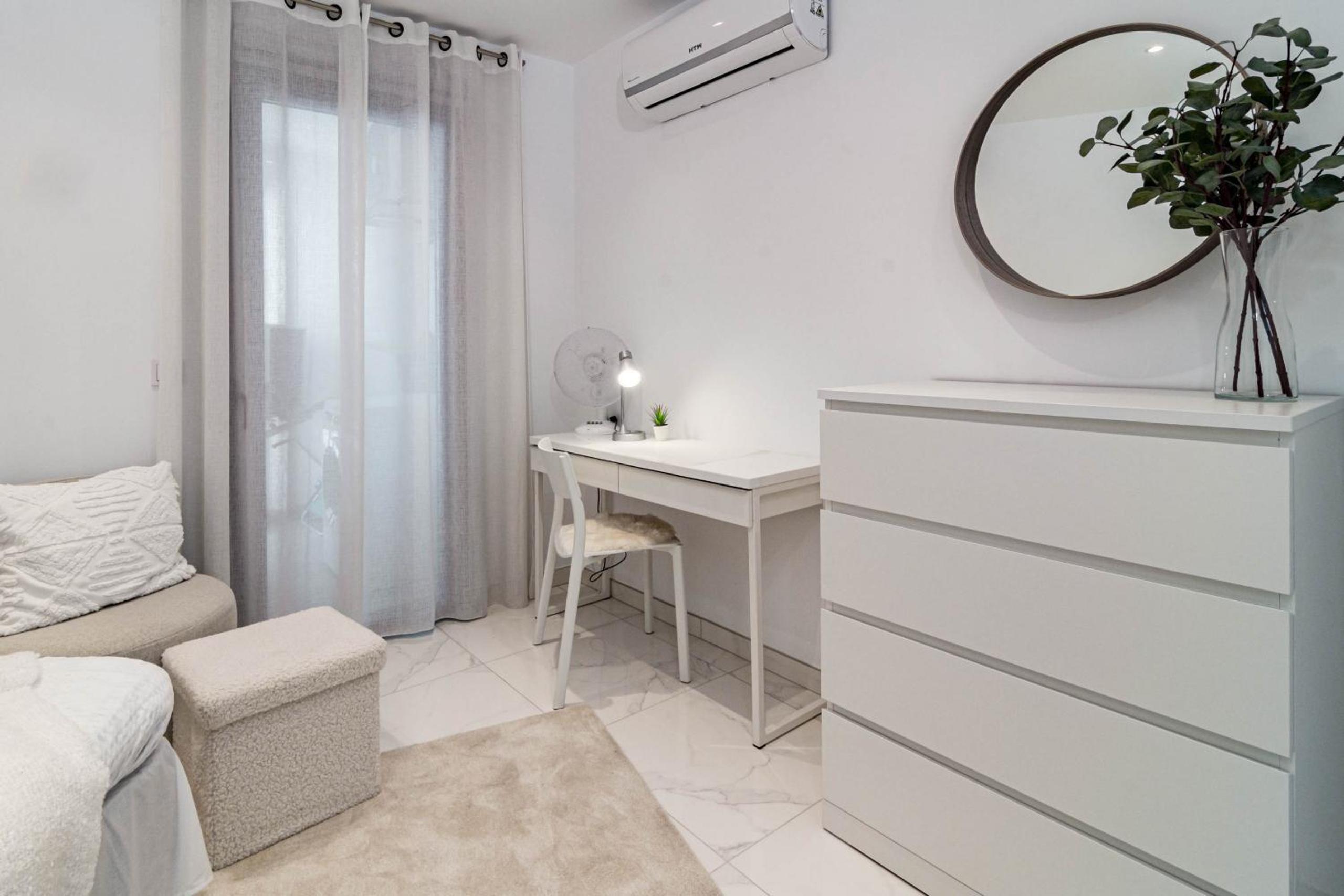 Marbella Vacations - Modern 3 Bedroom Apartment in Marbella with a Heated Pool close to Puerto Banus - Property Image 46