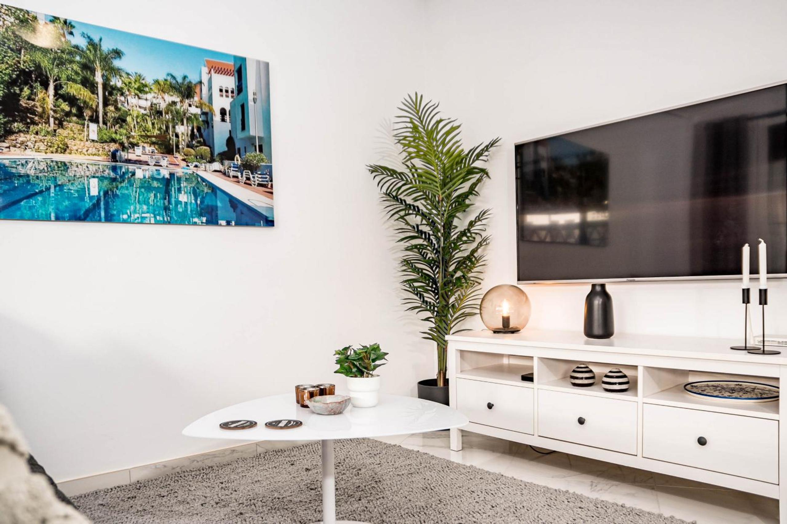 Marbella Vacations - Modern 3 Bedroom Apartment in Marbella with a Heated Pool close to Puerto Banus - Property Image 15