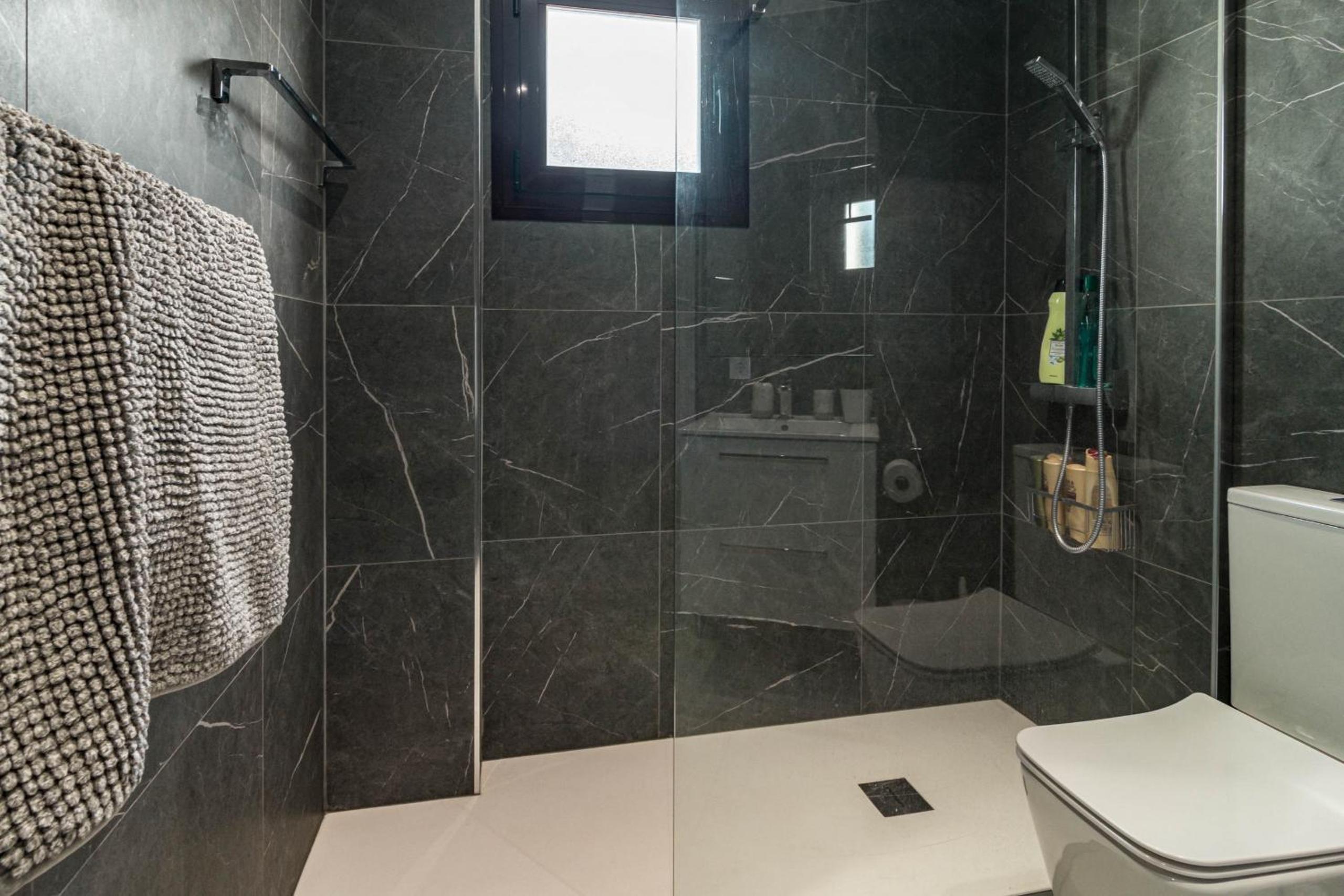 Marbella Vacations - Modern 3 Bedroom Apartment in Marbella with a Heated Pool close to Puerto Banus - Property Image 22