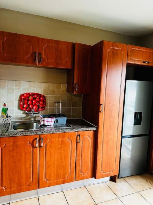 A Cozy Secure 2-Bed Apartment with a lovely garden