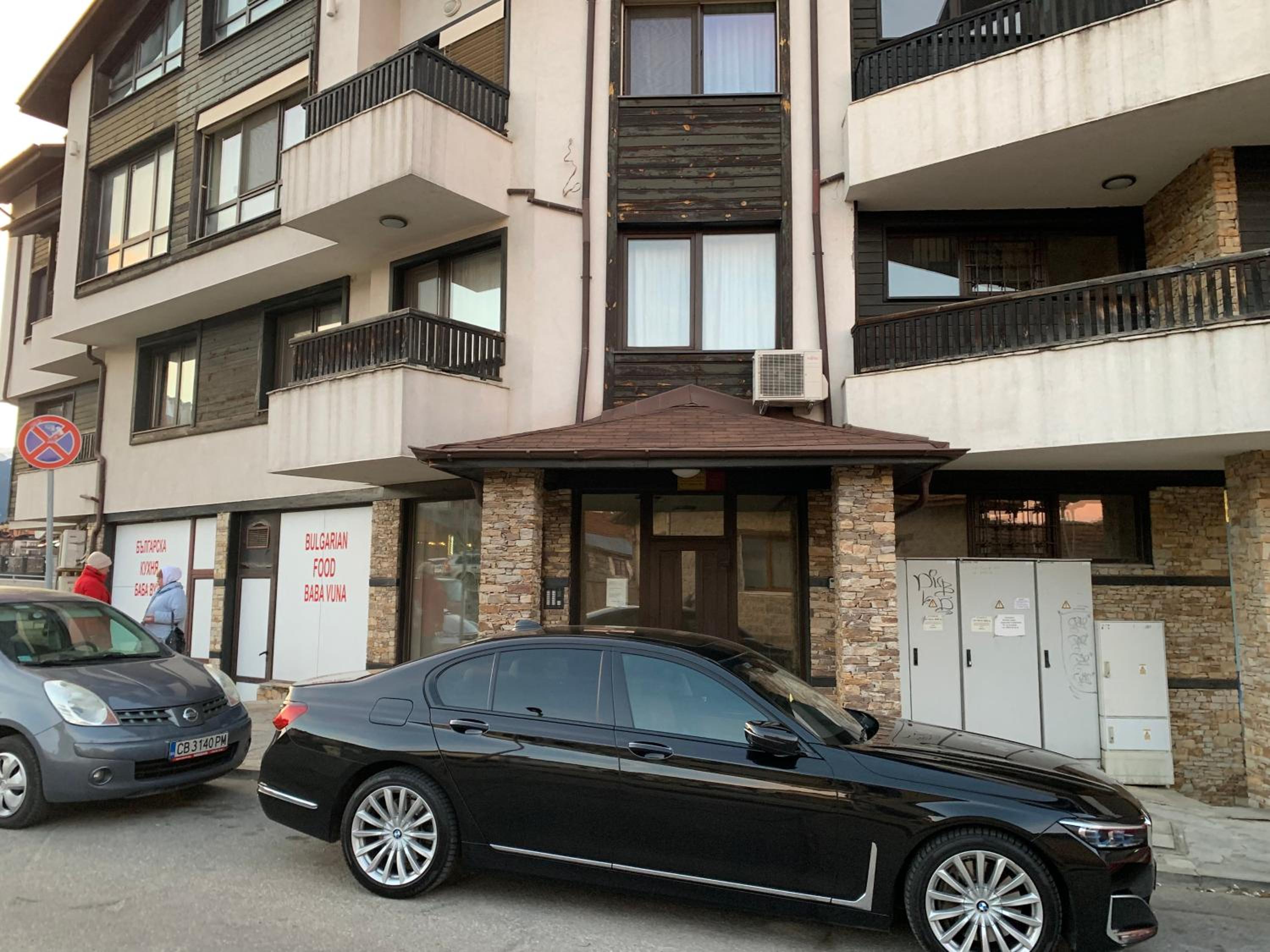 Central Art Apartment in Bansko with Mountain View