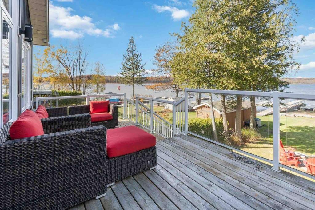 Impressive Modern Waterfront Home on Georgian Bay