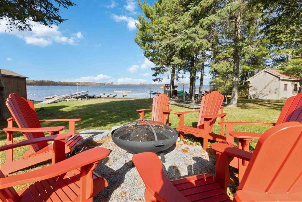 Impressive Modern Waterfront Home on Georgian Bay