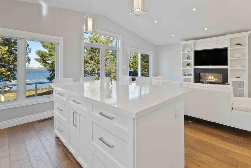 Impressive Modern Waterfront Home on Georgian Bay