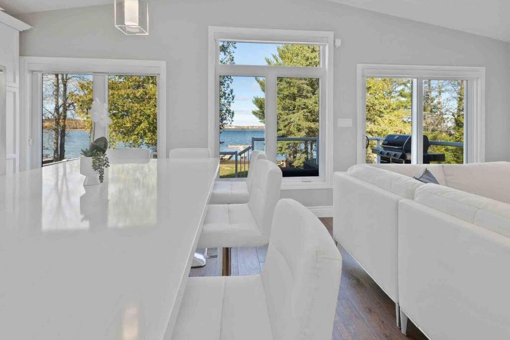 Impressive Modern Waterfront Home on Georgian Bay